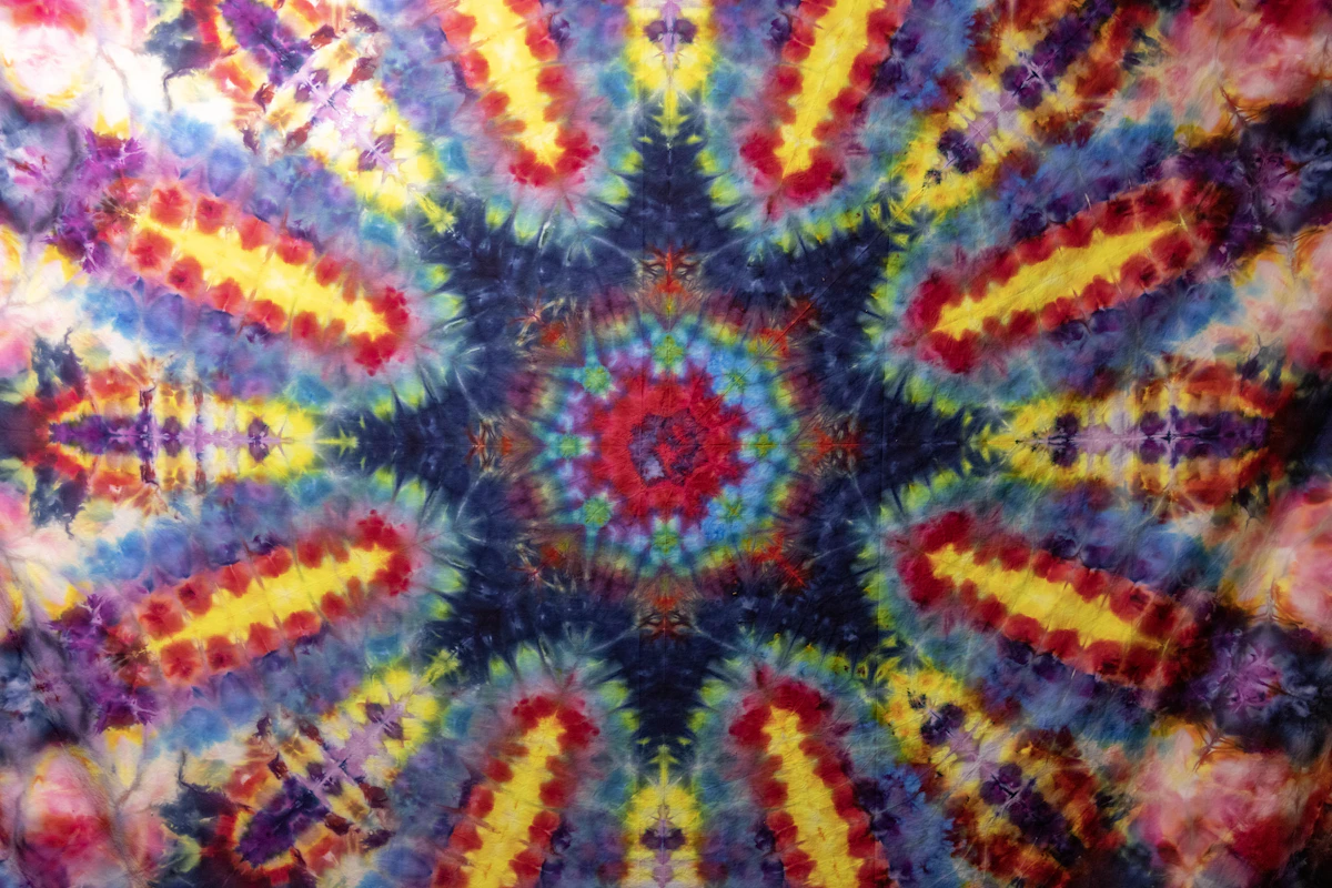 Tie-dye (bağla-boya) desen