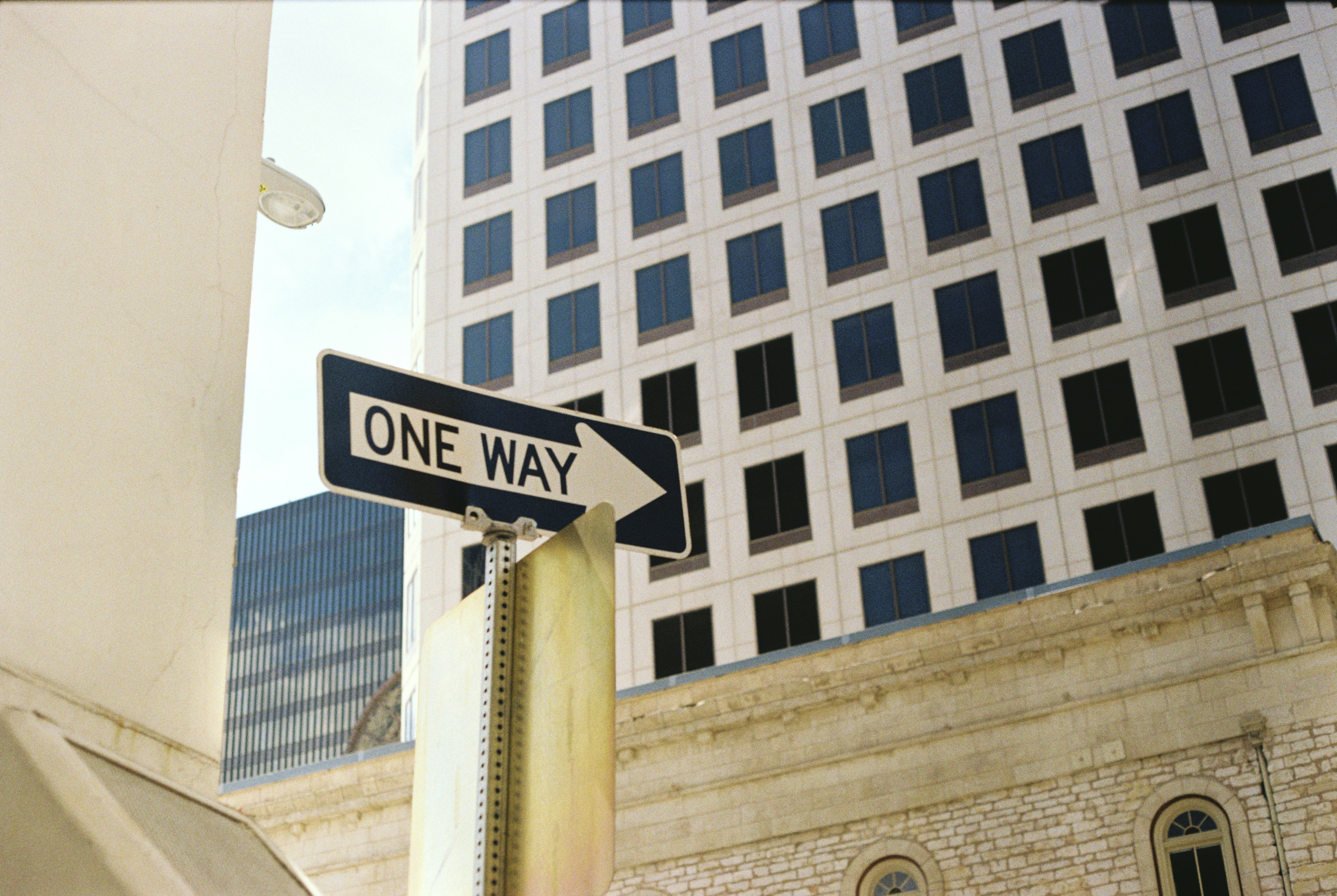 photo-1681779195708-5a60b772ef37?ixid=M3wxMjA3fDB8MXxzZWFyY2h8MTZ8fG5hdmlnYXRlJTIwaGVyZXxlbnwwfHx8fDE3NTYwMzE1NDd8MA\u0026ixlib=rb-4.1.0