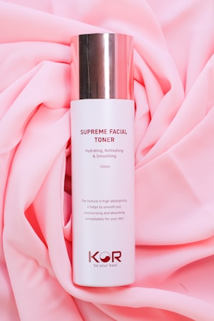 The Essential Guide to Women’s Skin Toners