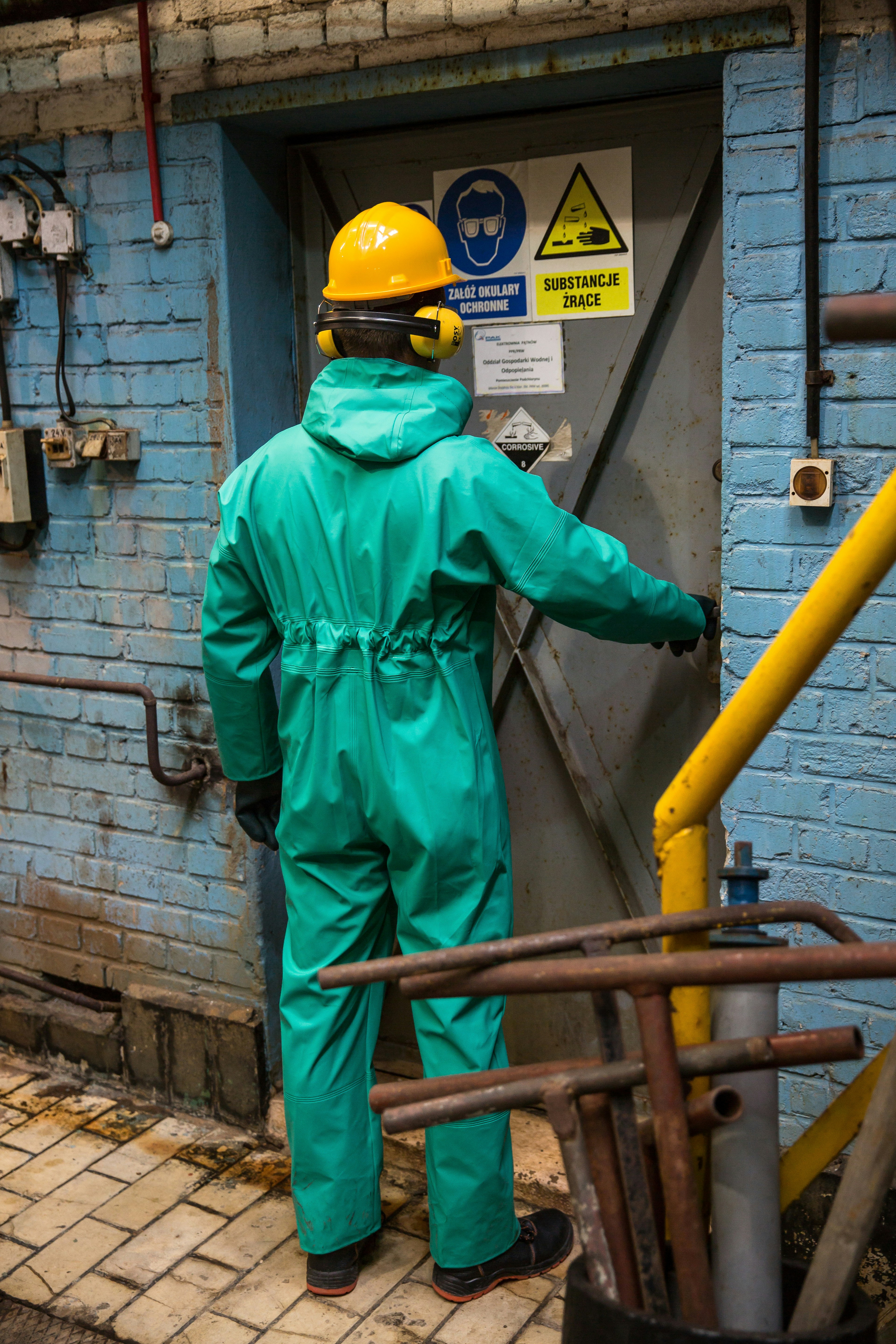 Water protection PROS Poland overall. Double welding technique. Increased resistance to mechanical damage. Increased chemical protection.