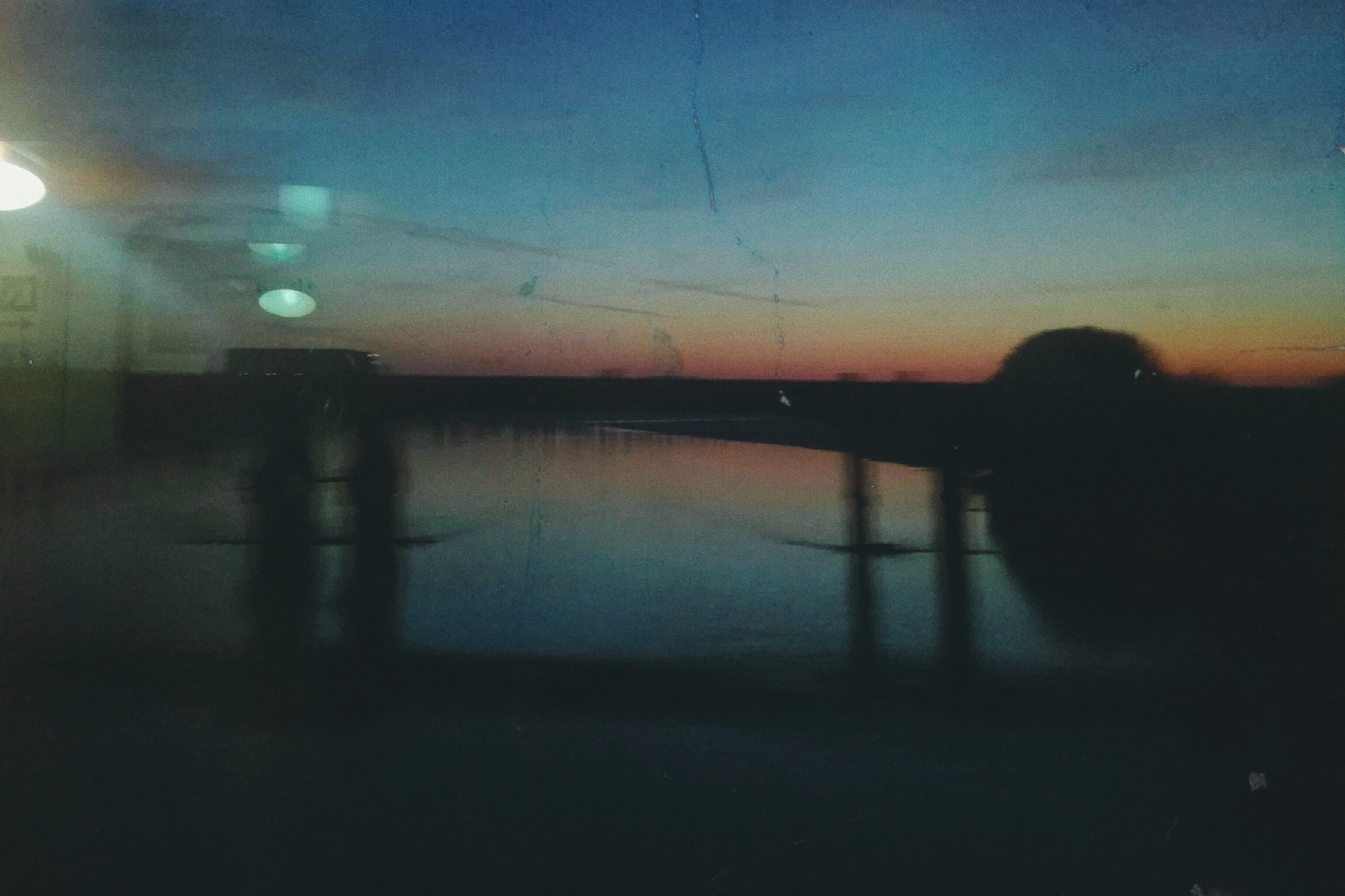 gray computer monitor