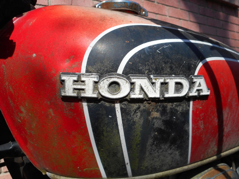 a close up of a motorcycle with the word honda on it