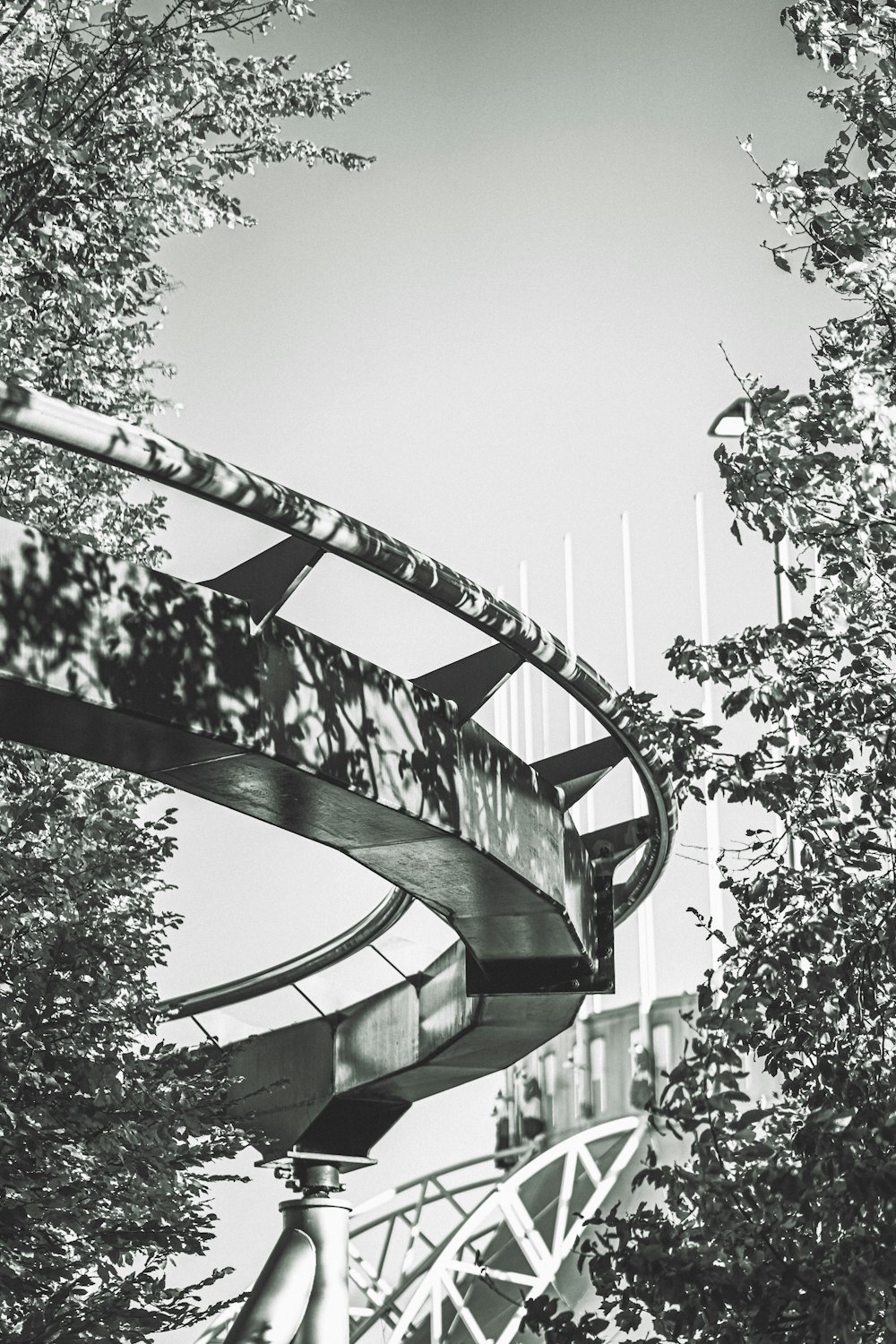 a black and white photo of a bridge