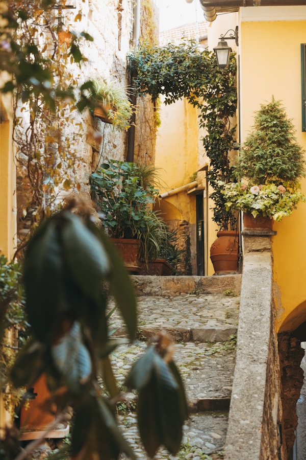 Optimal Weather & Seasons for Villa San Giovanni: A Month-by-Month Guide