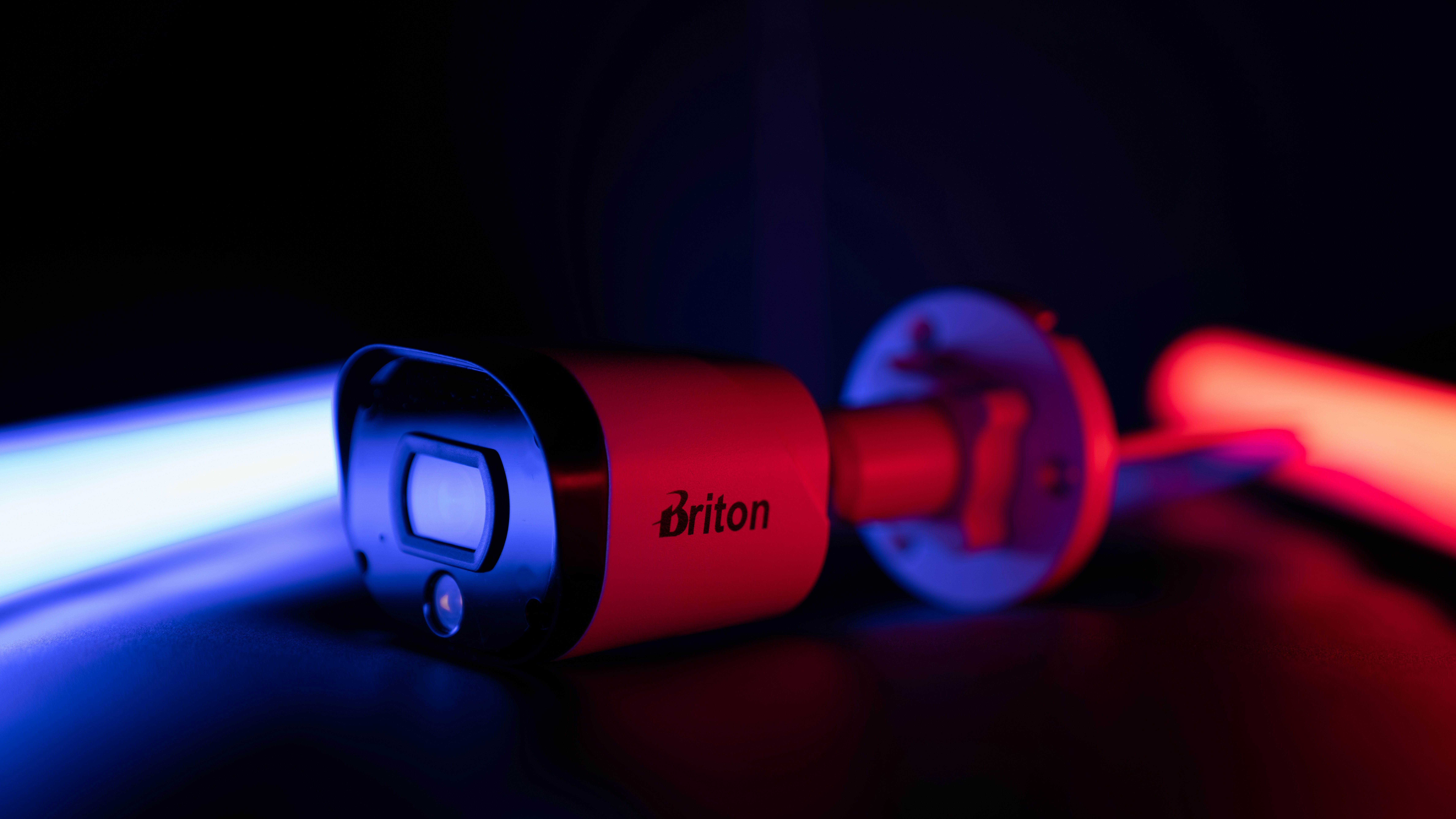 A close up of a flashlight on a table photo – Free Light Image on Unsplash