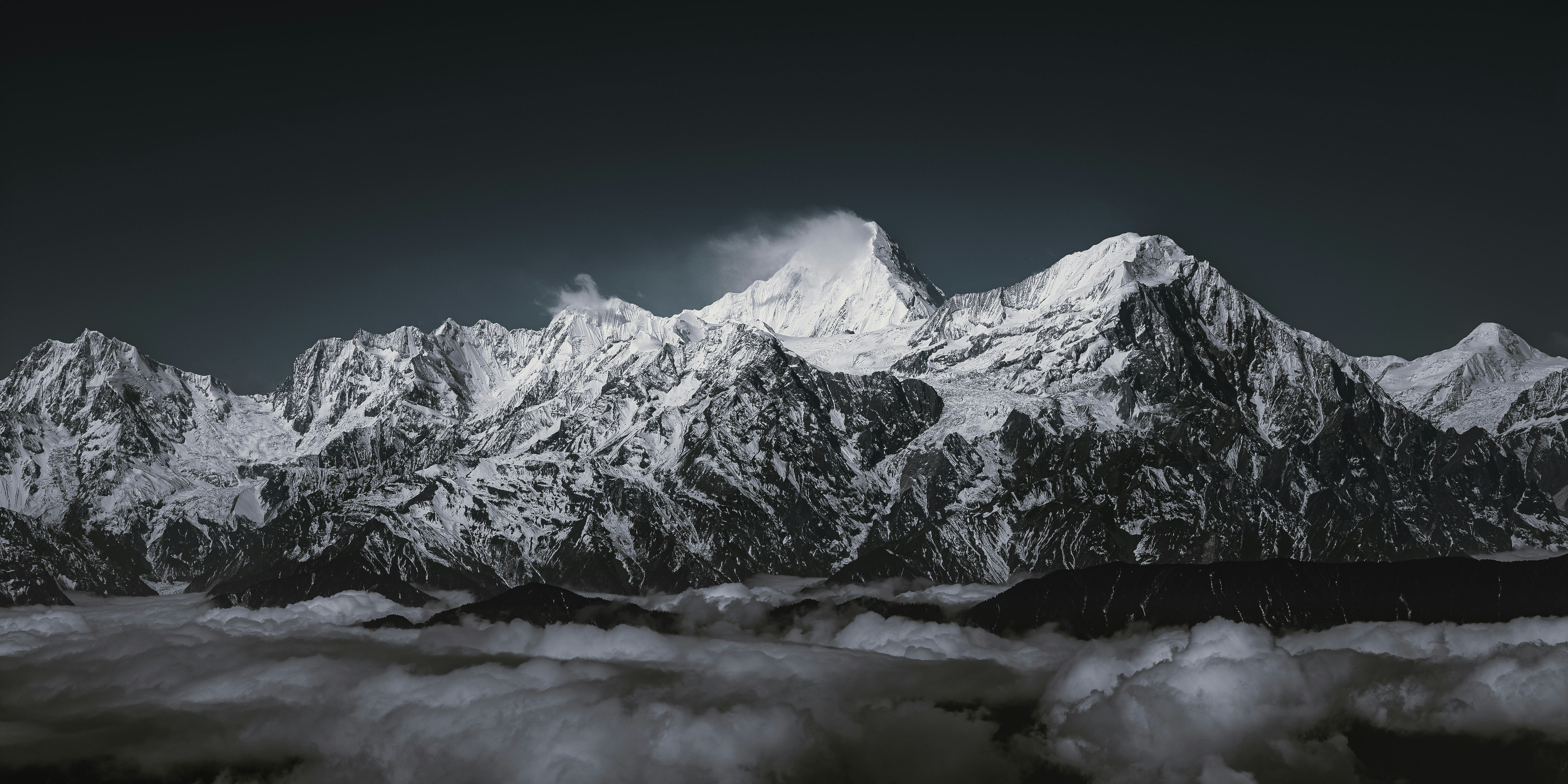 A black and white photo of a mountain range photo – Free Mountain Image ...