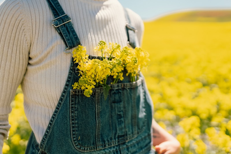 Rustic chic with floral bouquet