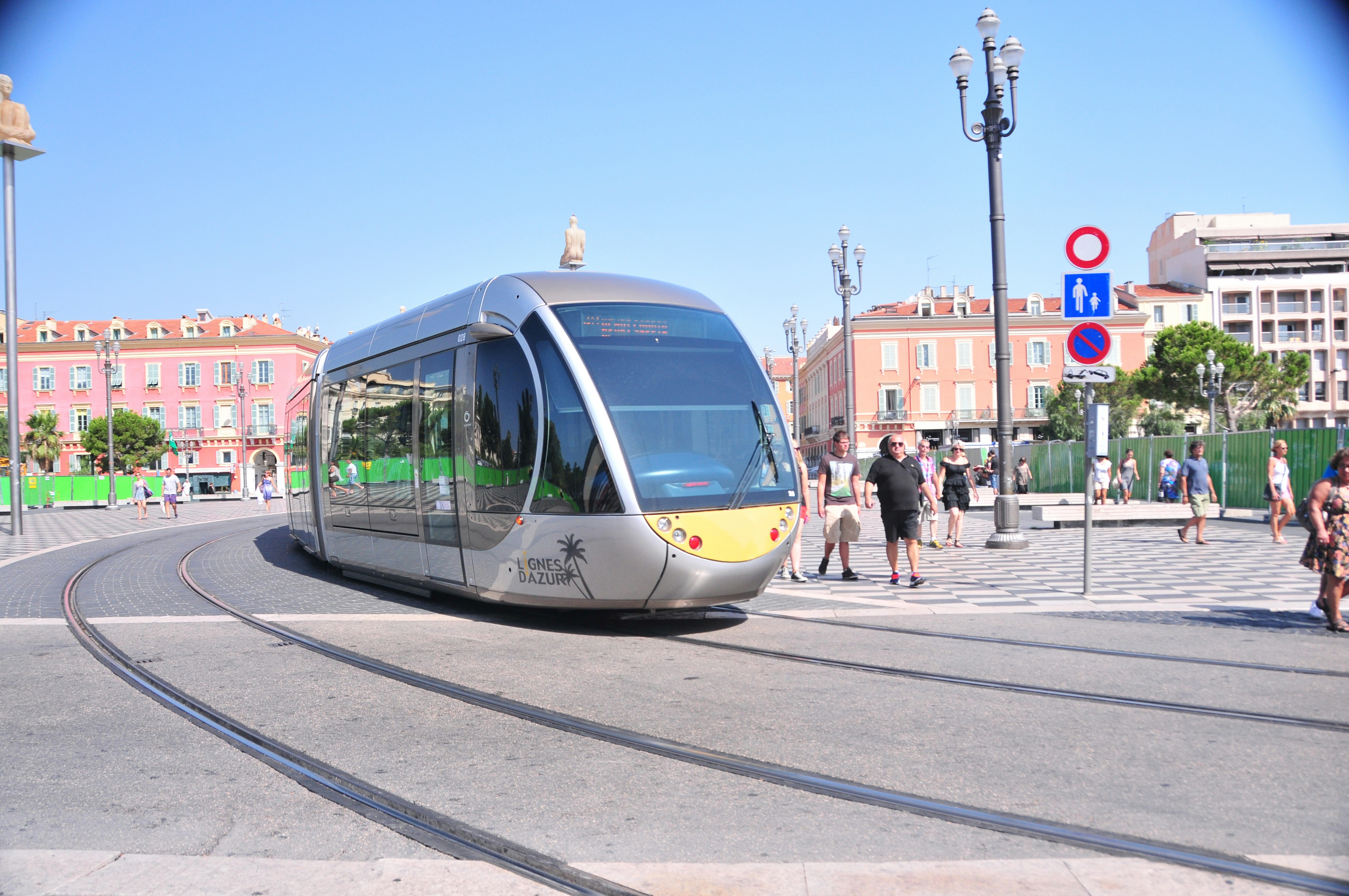 Photo by amiraaartistry