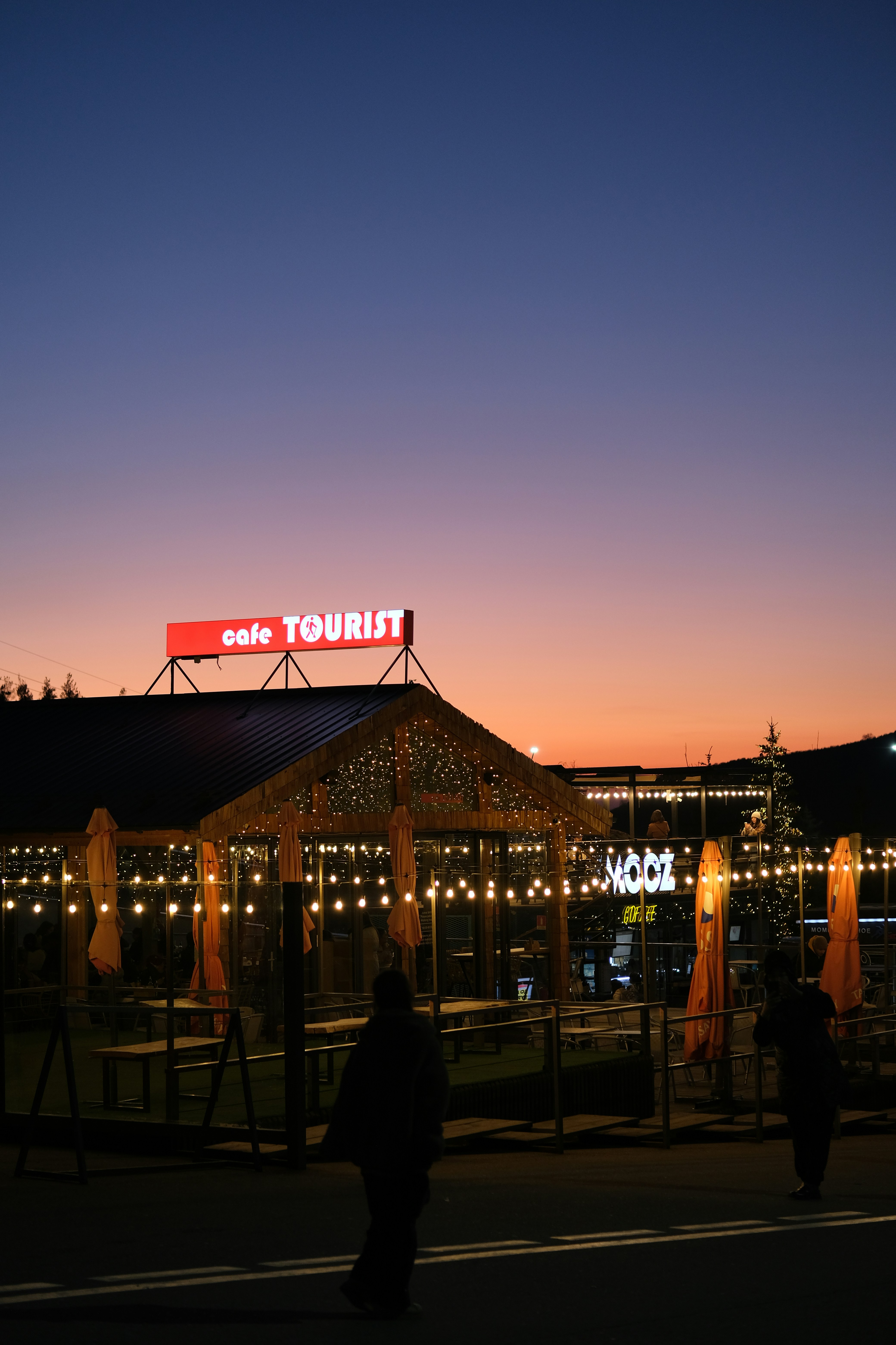 여름 카페 투어: 시원한 여름의 즐거움과 맛있는 커피를 찾아서