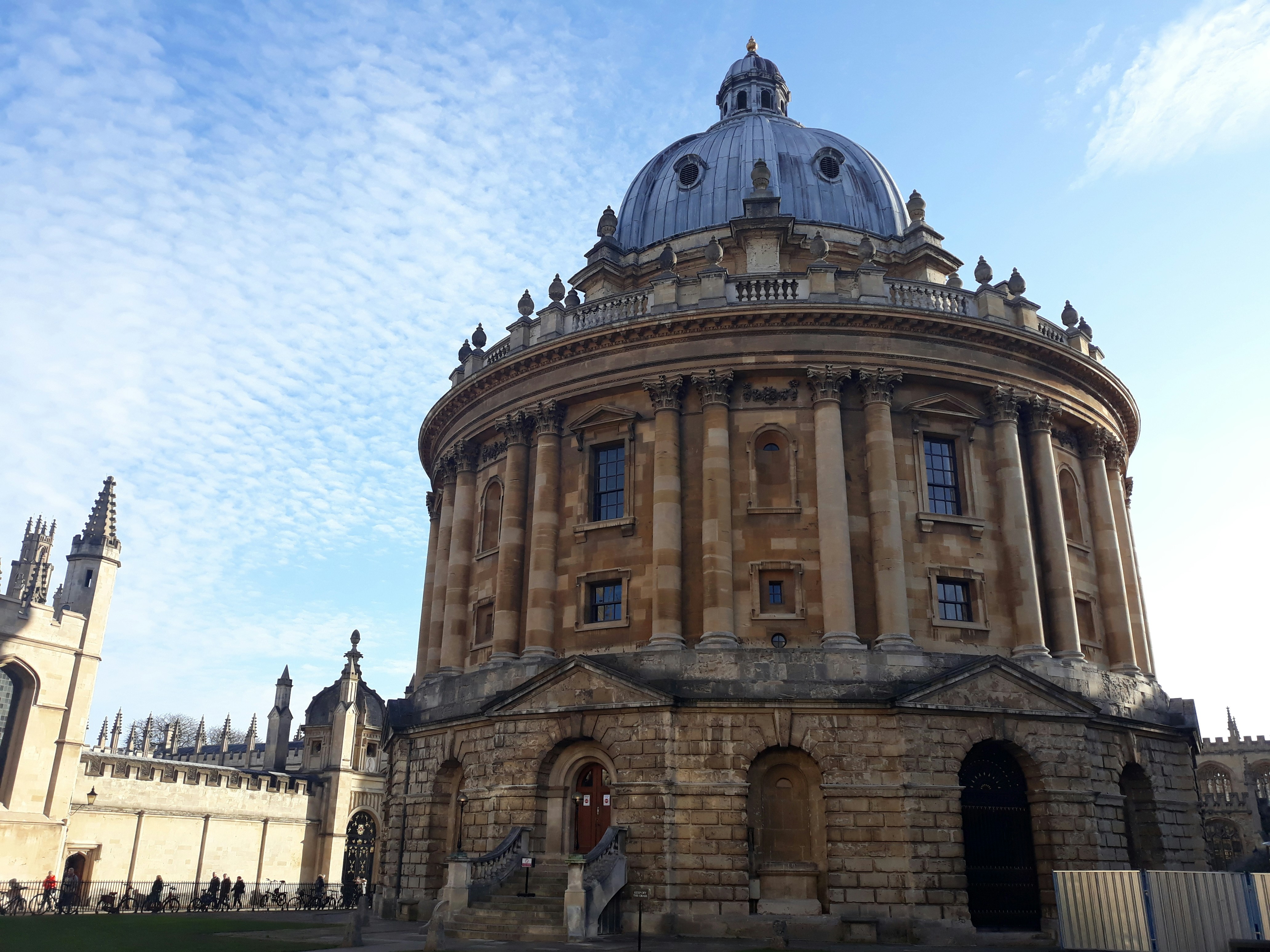 a large building with a dome on top of it