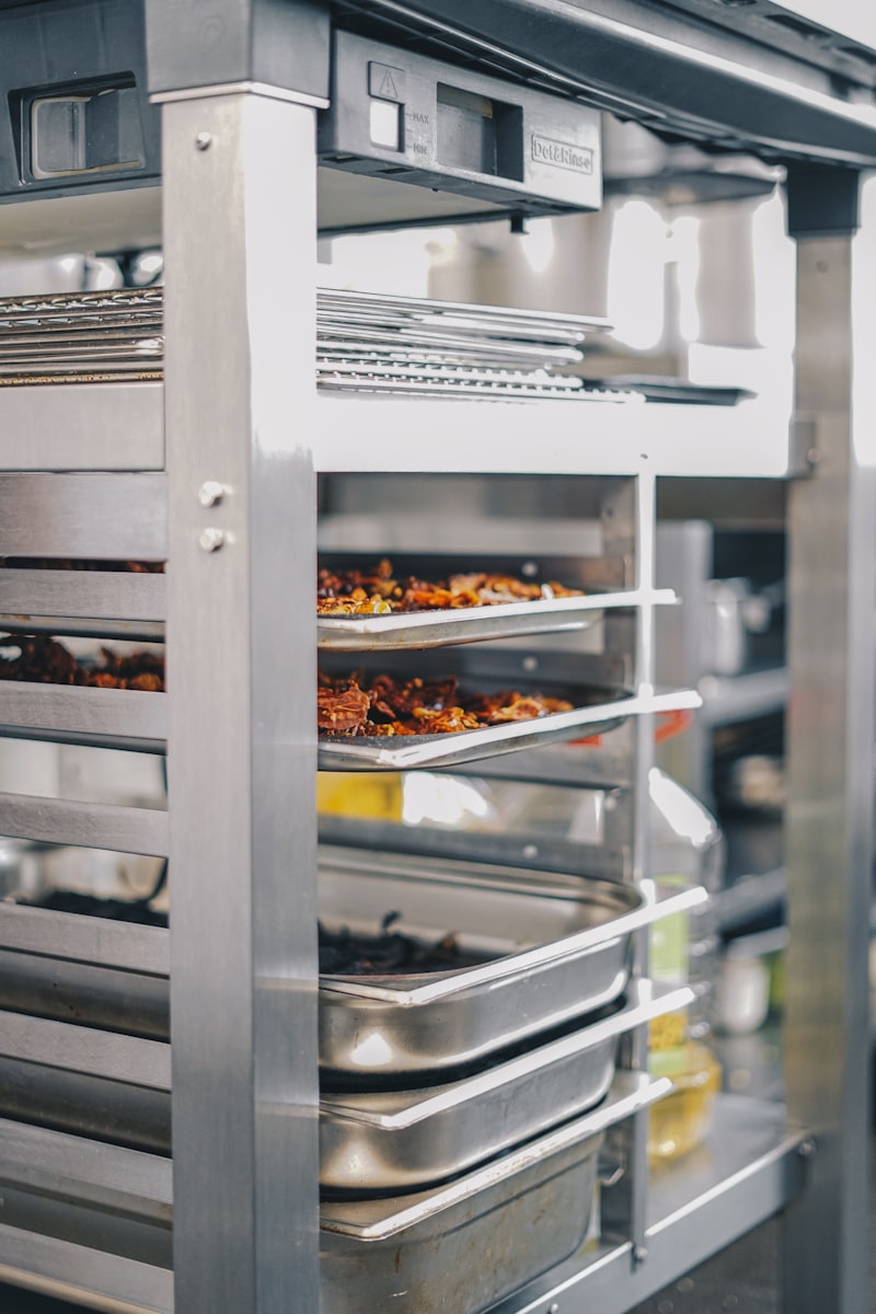 Commercial kitchen cooking range and oven
