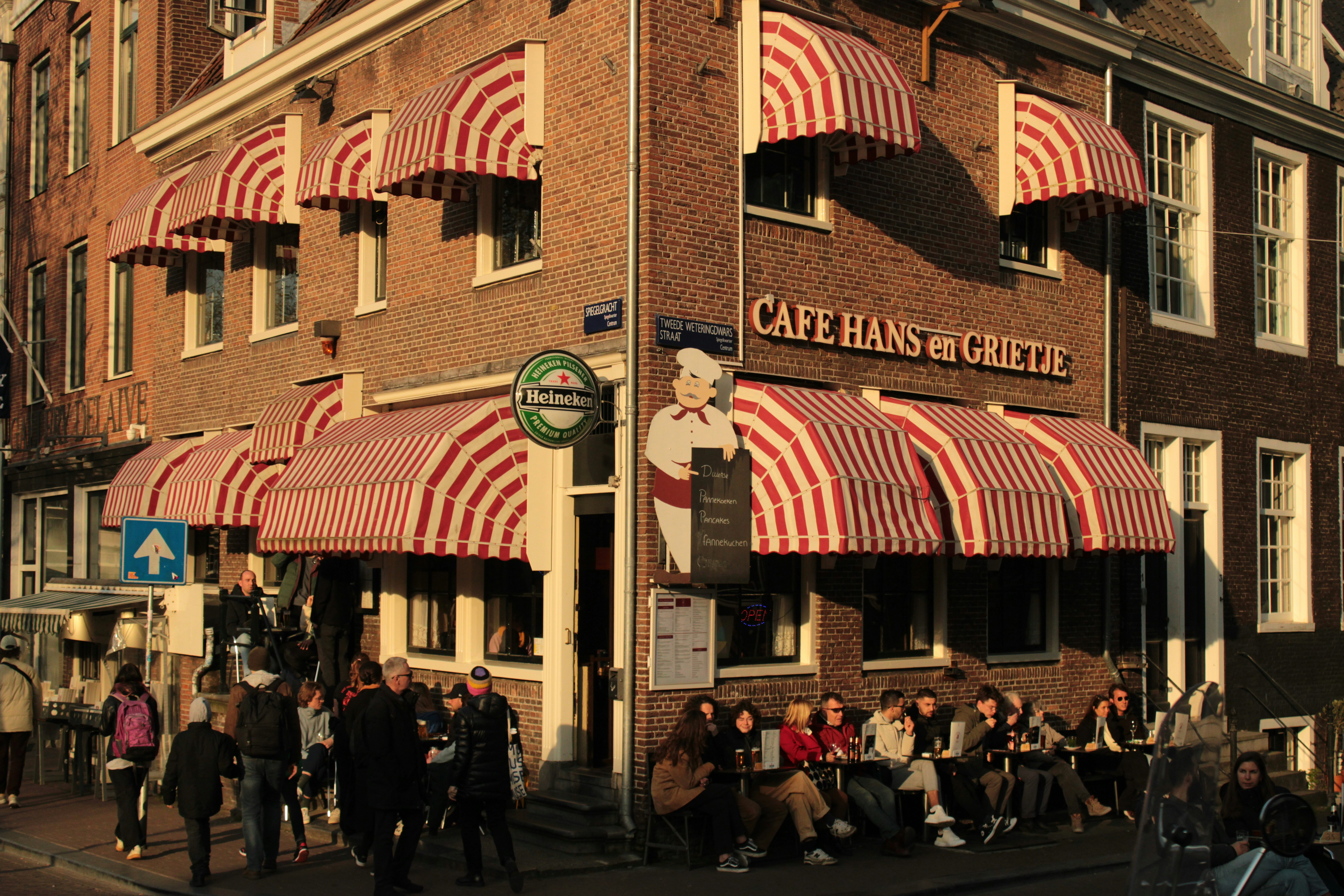 Which are the truly iconic American steakhouses to visit?