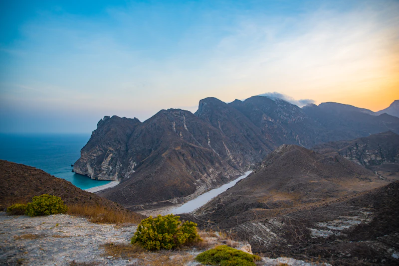 Best Hotels With Rooftop Pools in Salalah for Skyline Swims