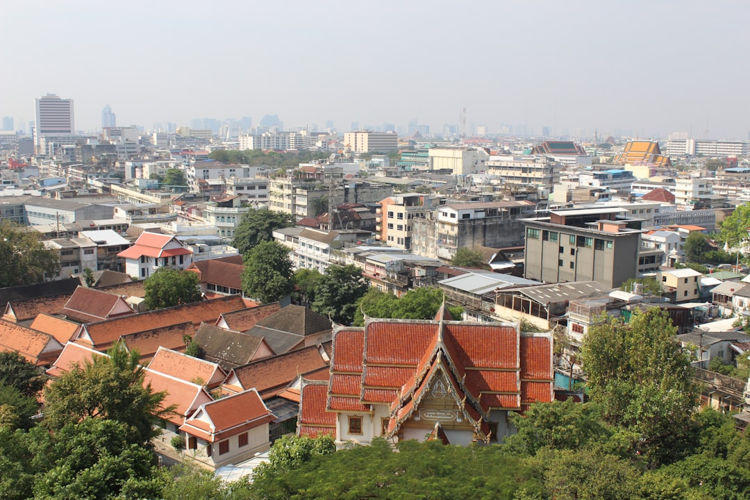 Exploring Bangkok&#8217;s Vibrant Neighborhoods: 5 Must-Visit Spots for Travelers