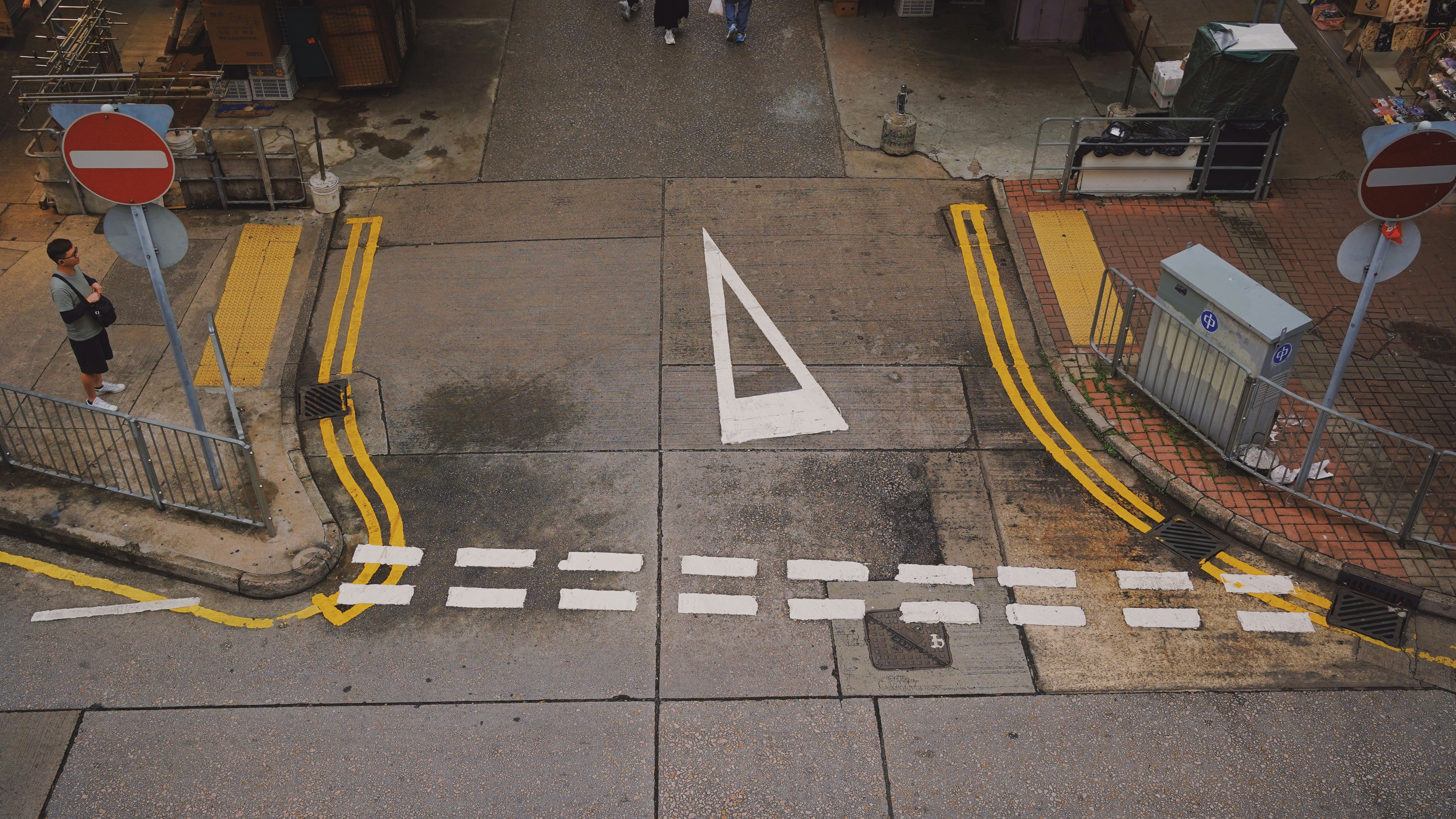 various pavement markings like directional arrows and crosswalks - top rated parking lot striping delaware oh
