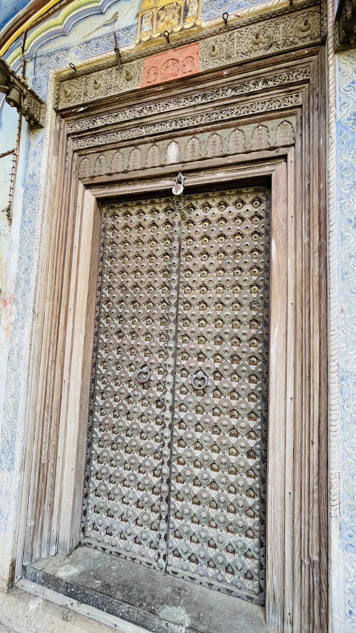 Carved wooden haveli door, Mandawa, Rajasthan