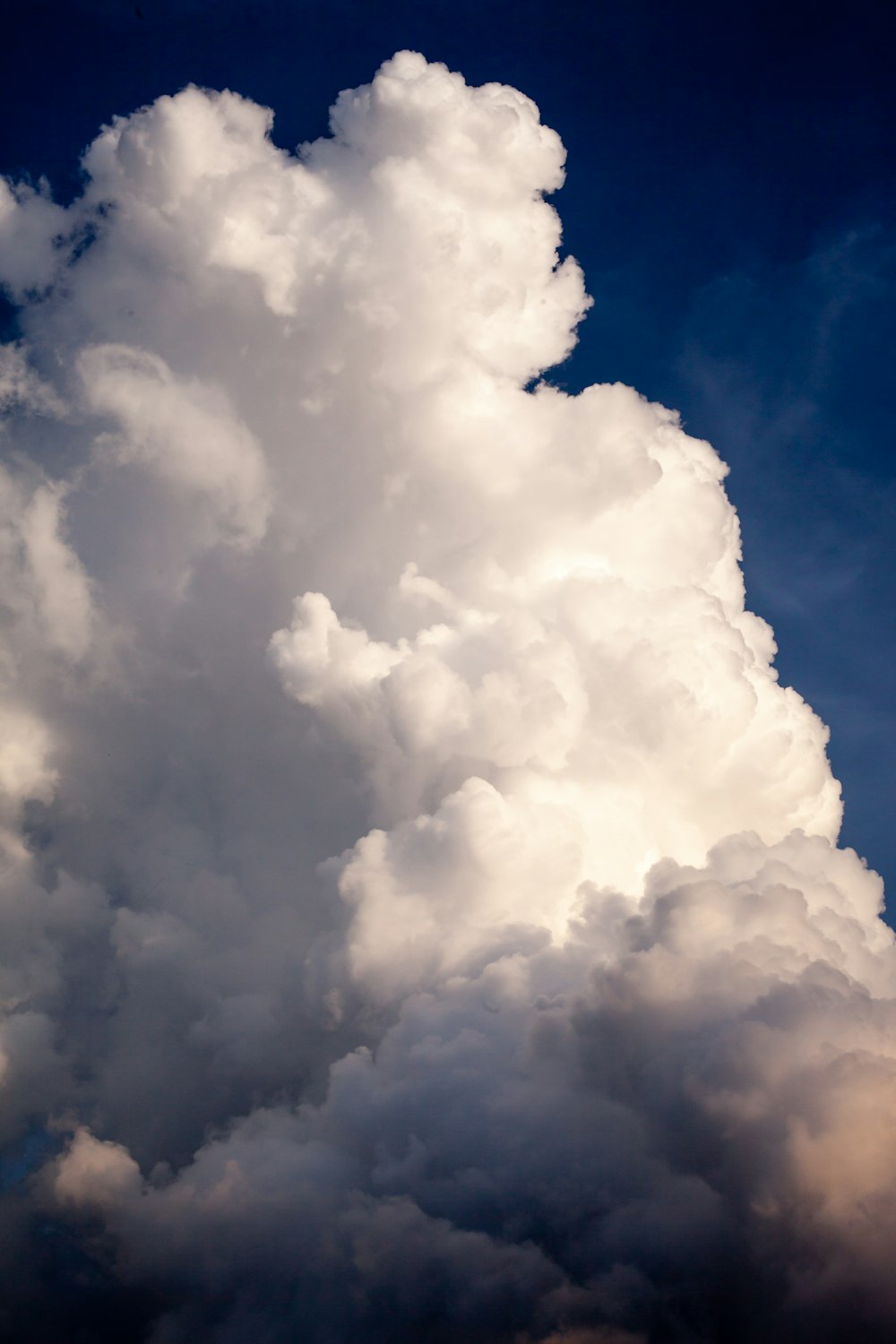 a very large cloud is in the sky