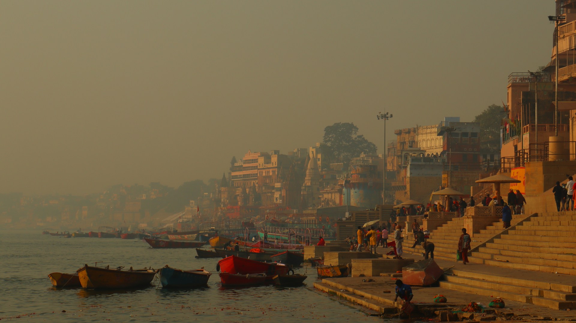 a body of water with a bunch of boats in it