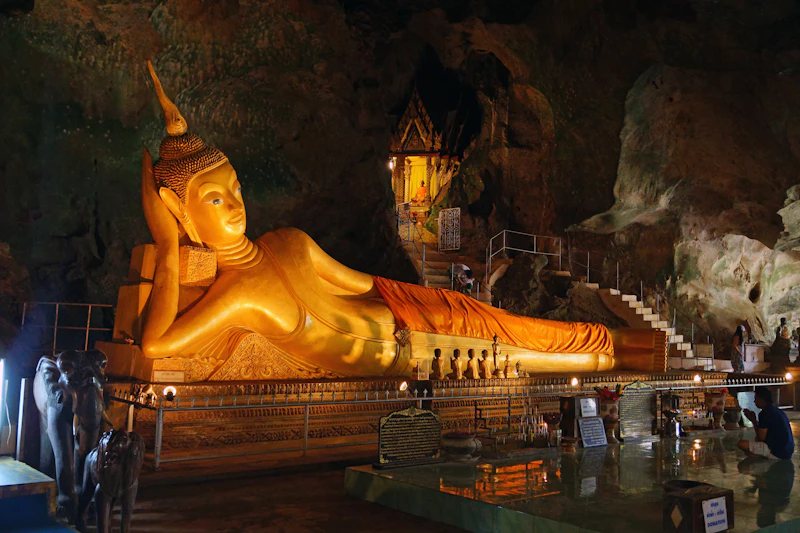 Phraya Nakhon Cave pavilion