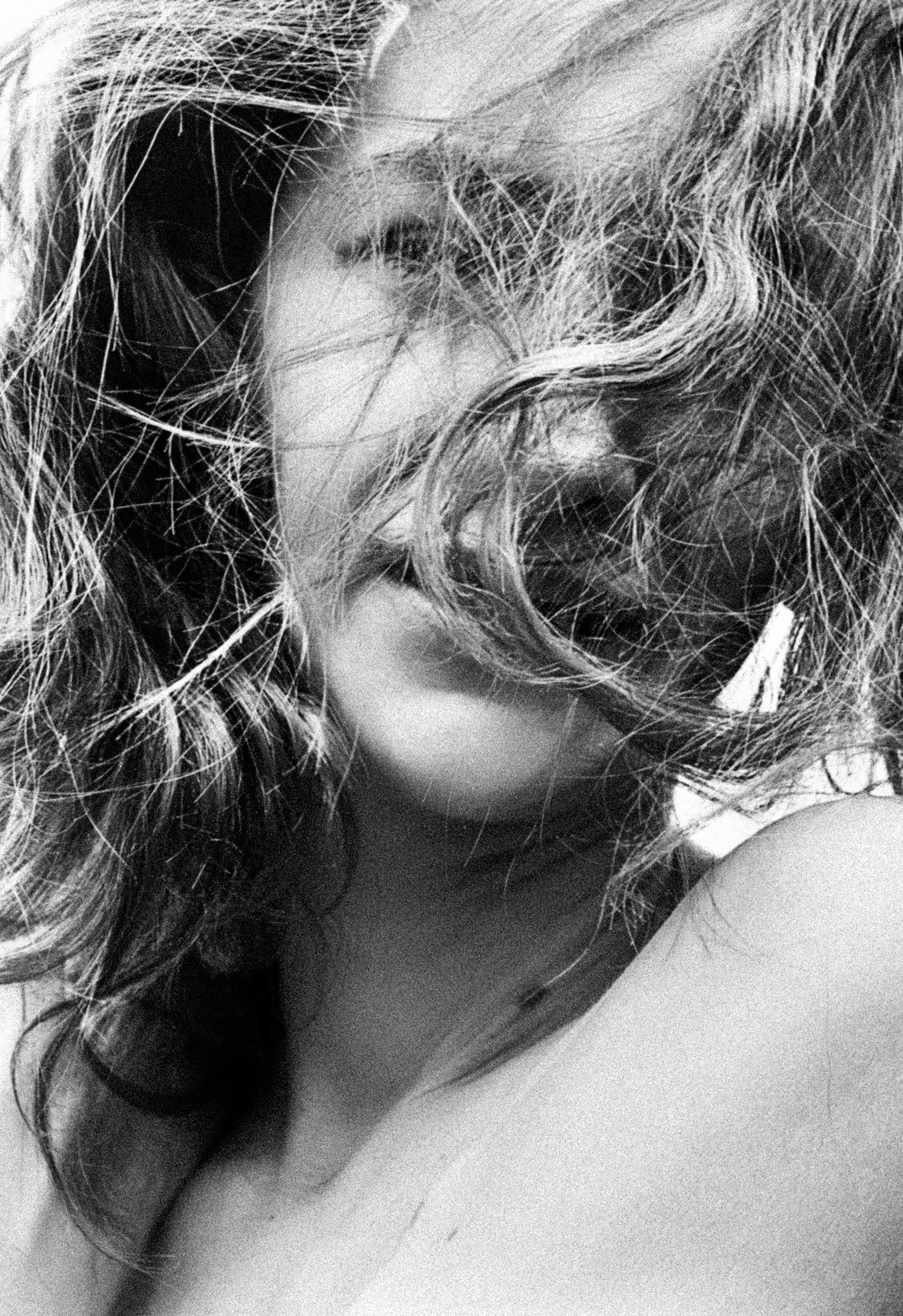 A black and white photo of a naked woman photo – Free Photography Image