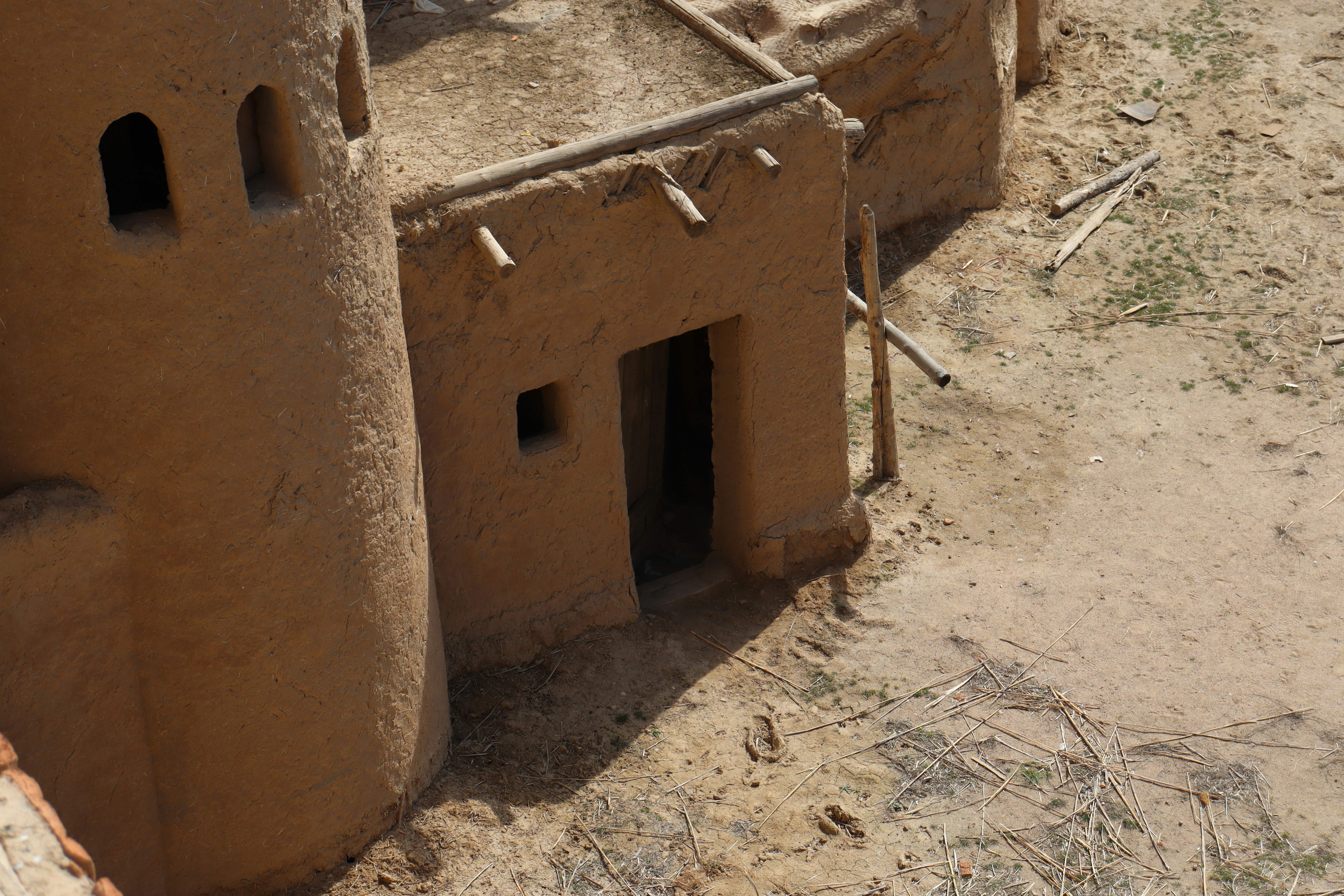 Best Luggage Tech for Water‑Based Digital Nomads (2026 Field Picks)