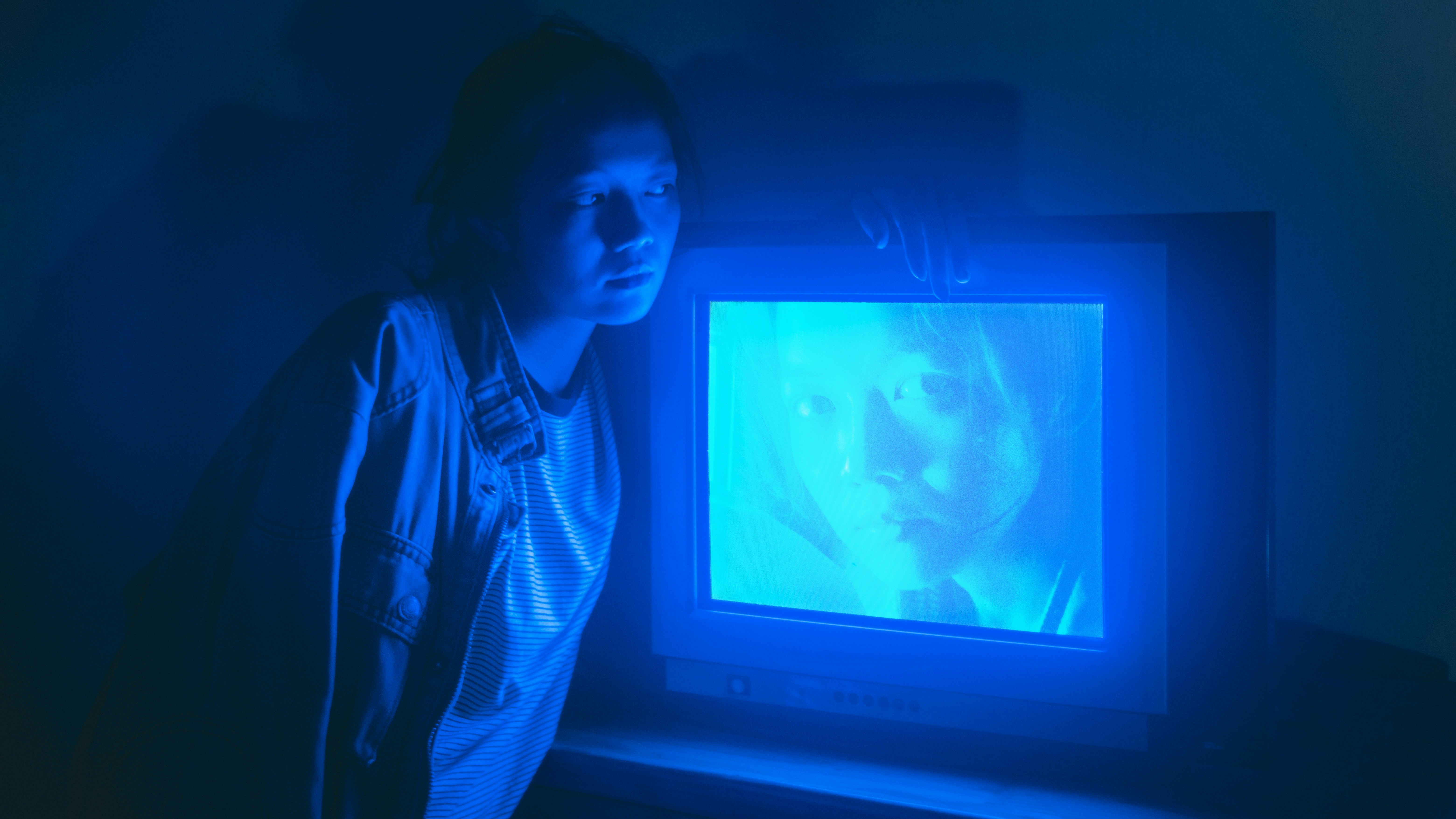 Pessoa com holograma