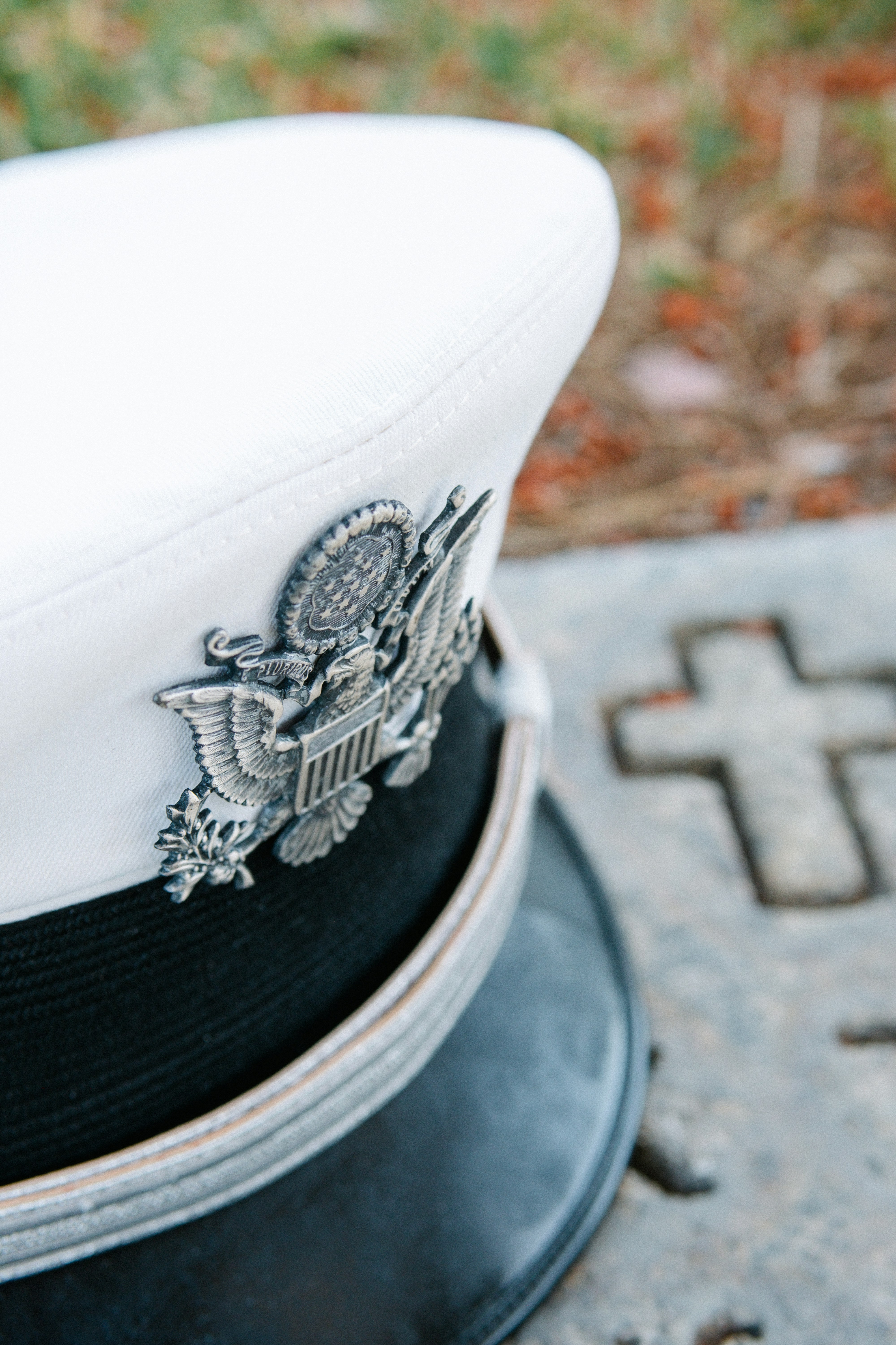 地面の帽子のクローズアップ