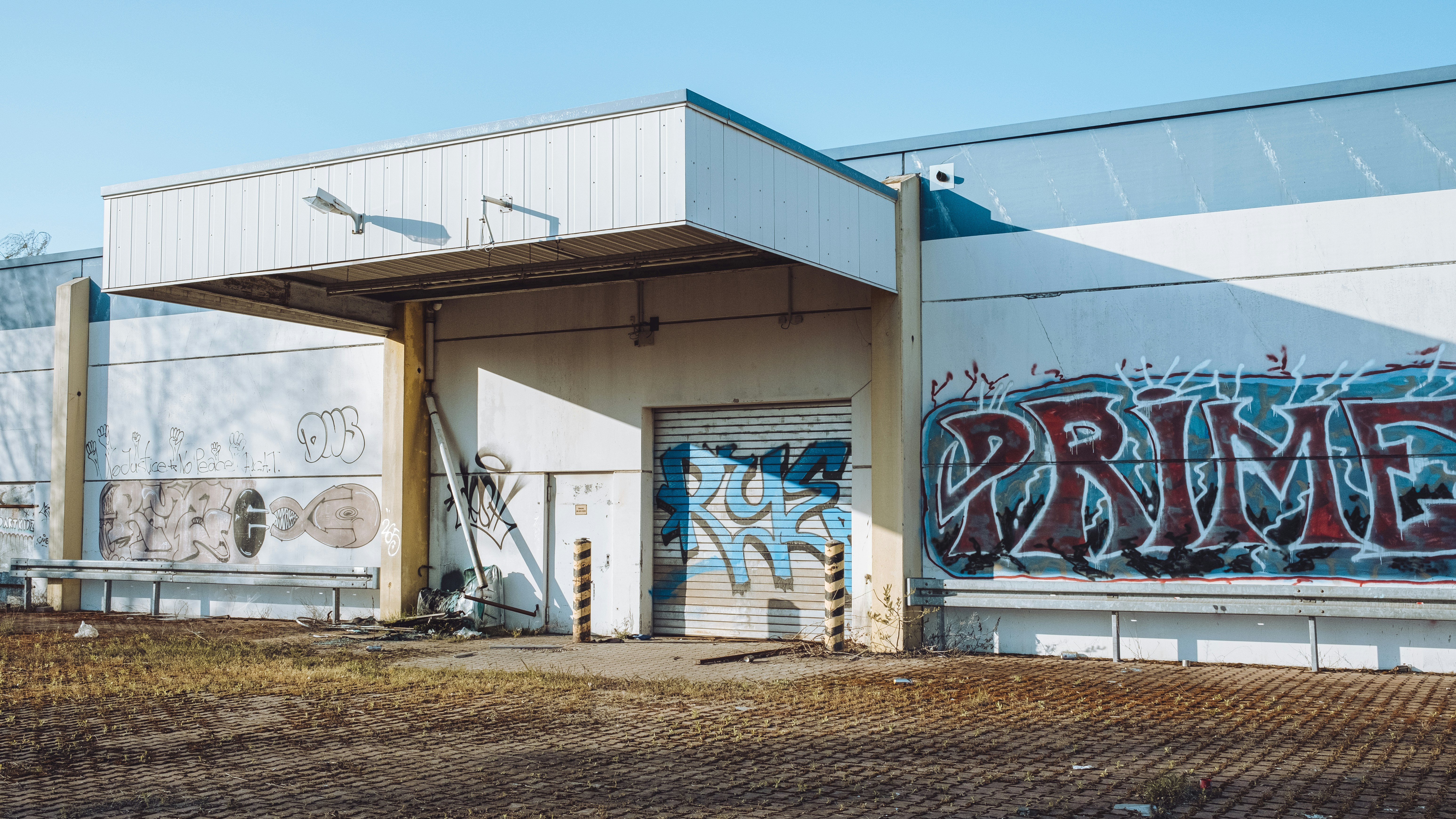 a building with graffiti on the side of it