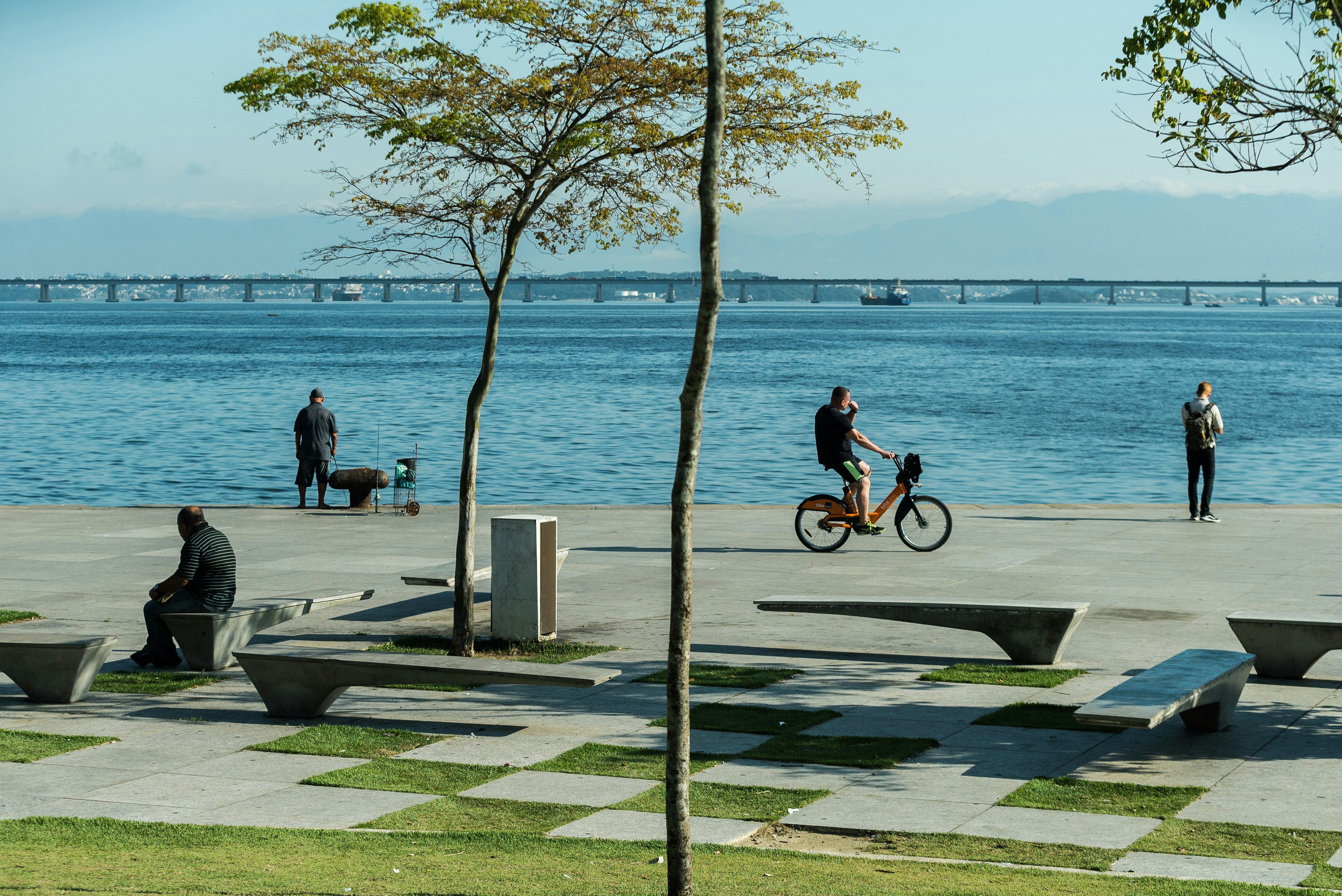 Residents enjoying the Lakefront Trail with bikes and jogging paths - apartments edgewater