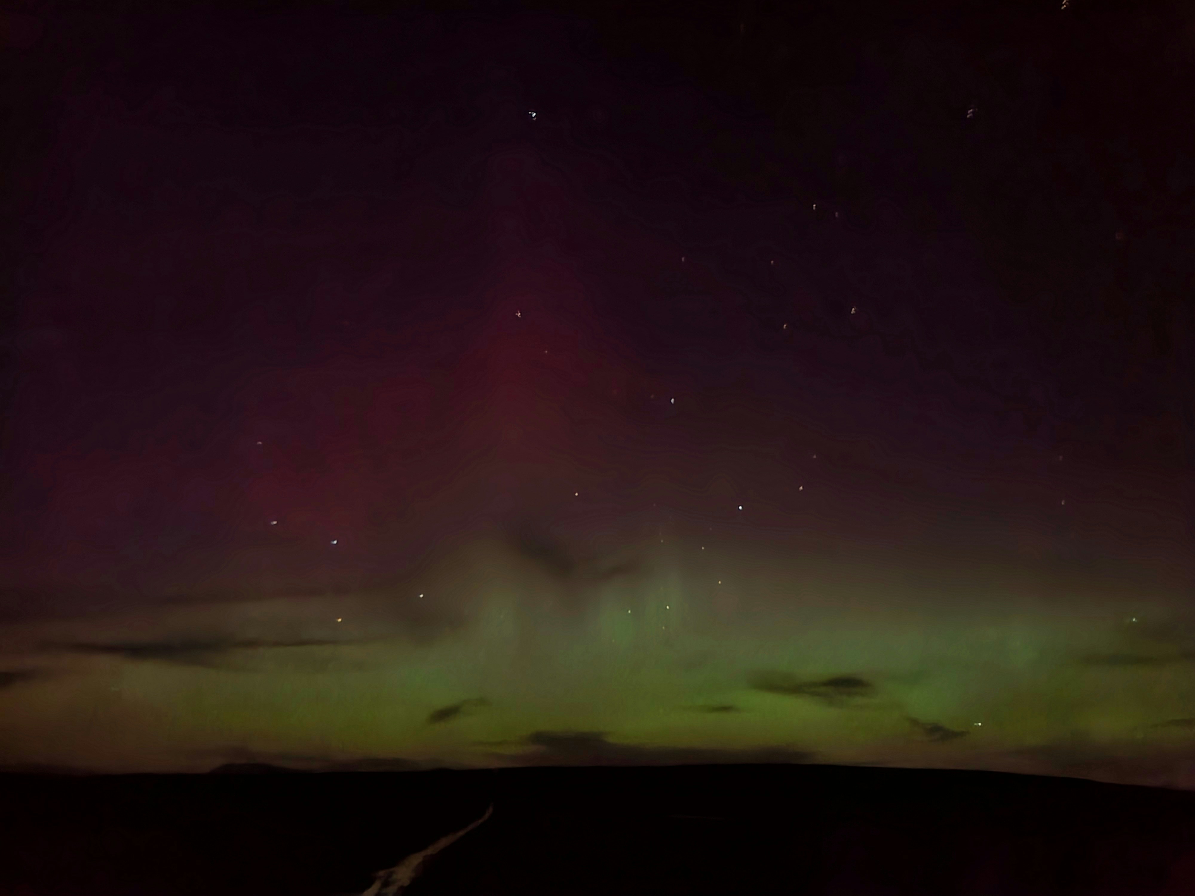 Kutup Bölgelerinde Görülen Işıklı Doğa Olayı: Auroralar