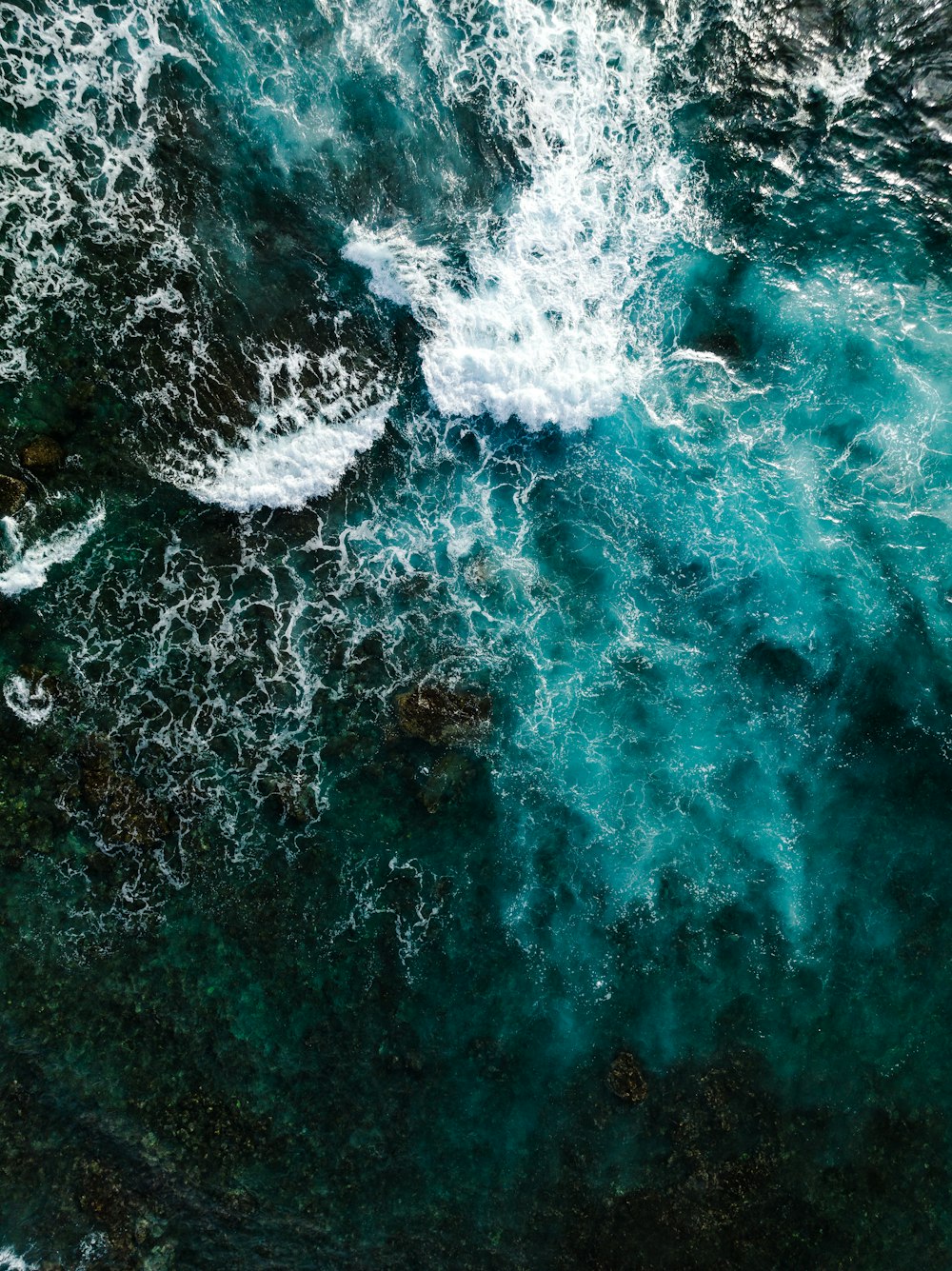 a bird's eye view of a body of water