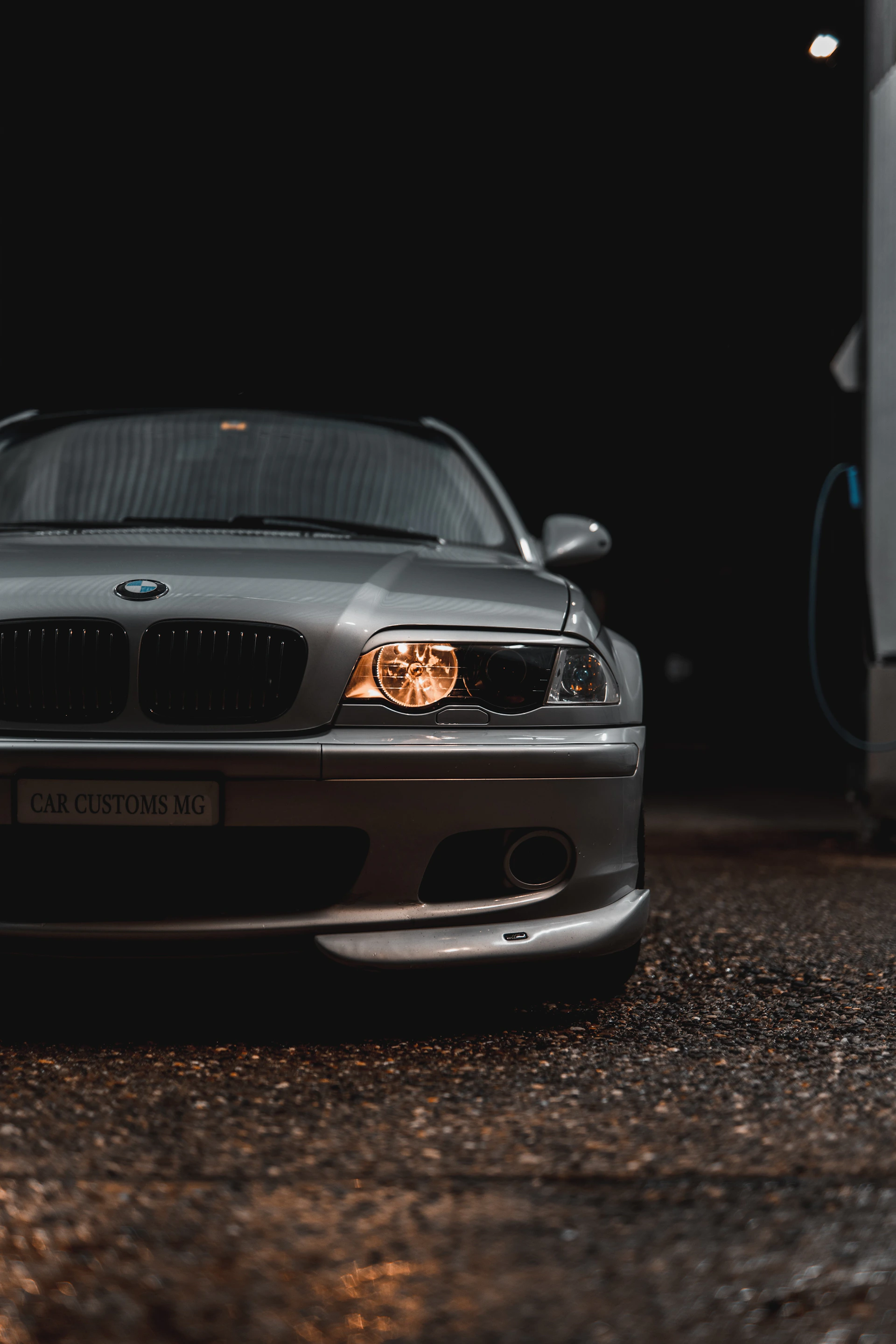 black and white bed linen