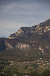 A scenic view of a Colombian landscape.