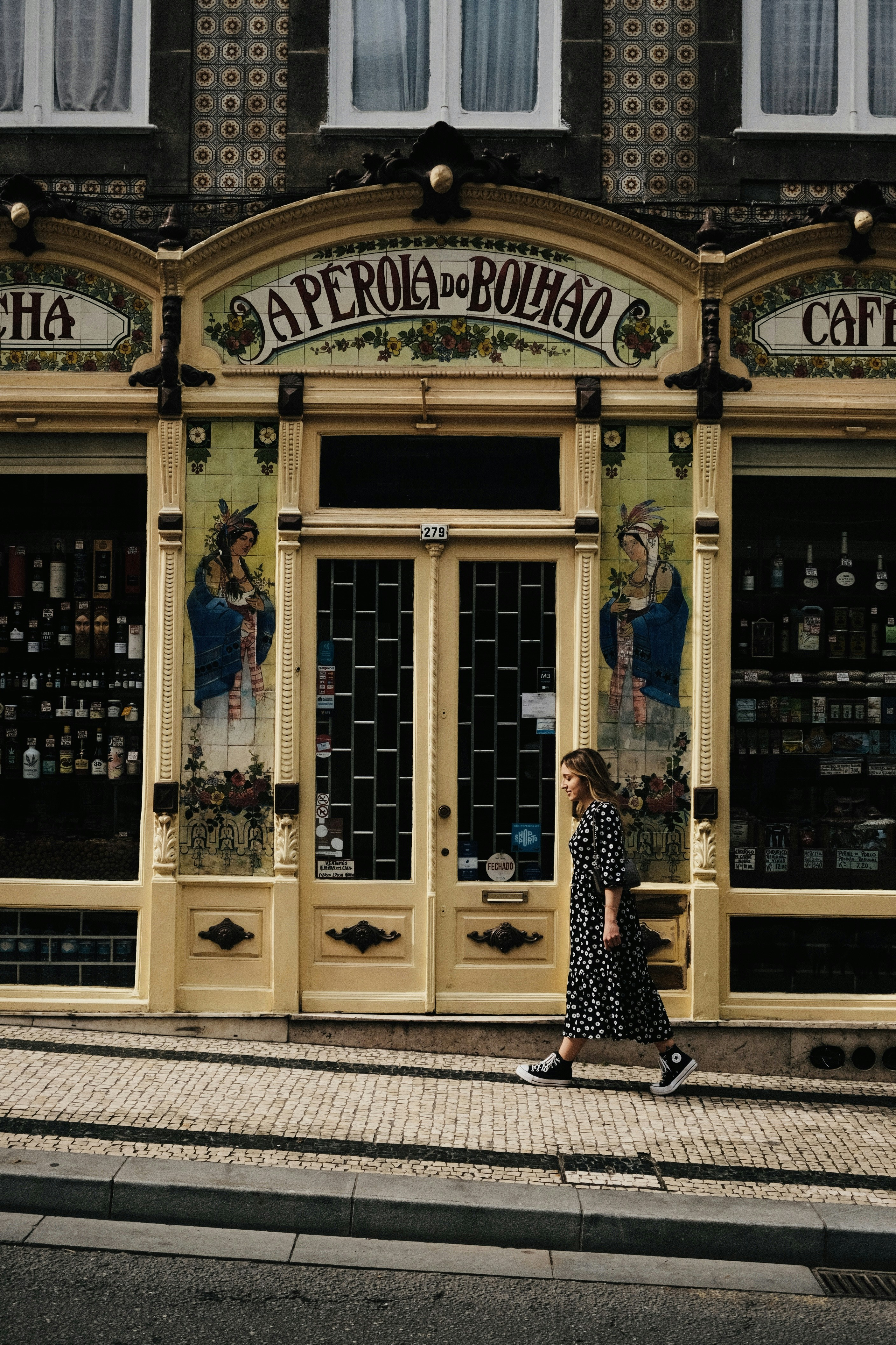 Can I bring Portuguese food and wine back to my home country?