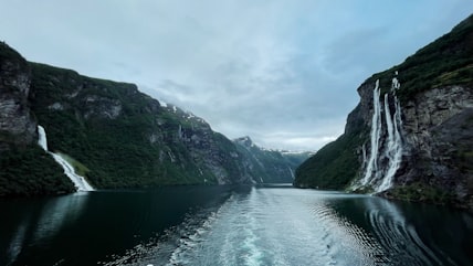 Seven Sisters Mountain Range port