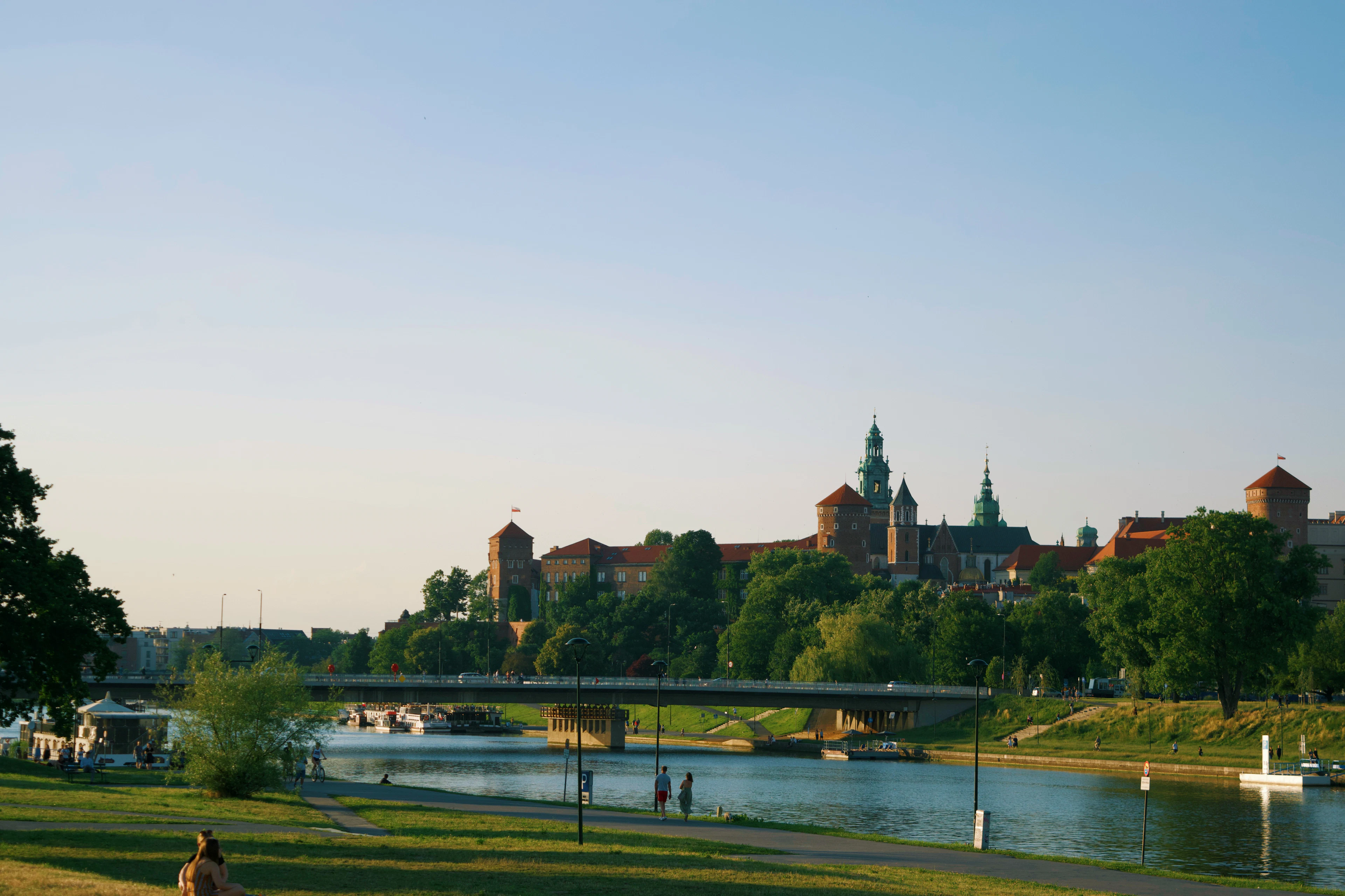Wawel nad Wisłą o zmierzchu