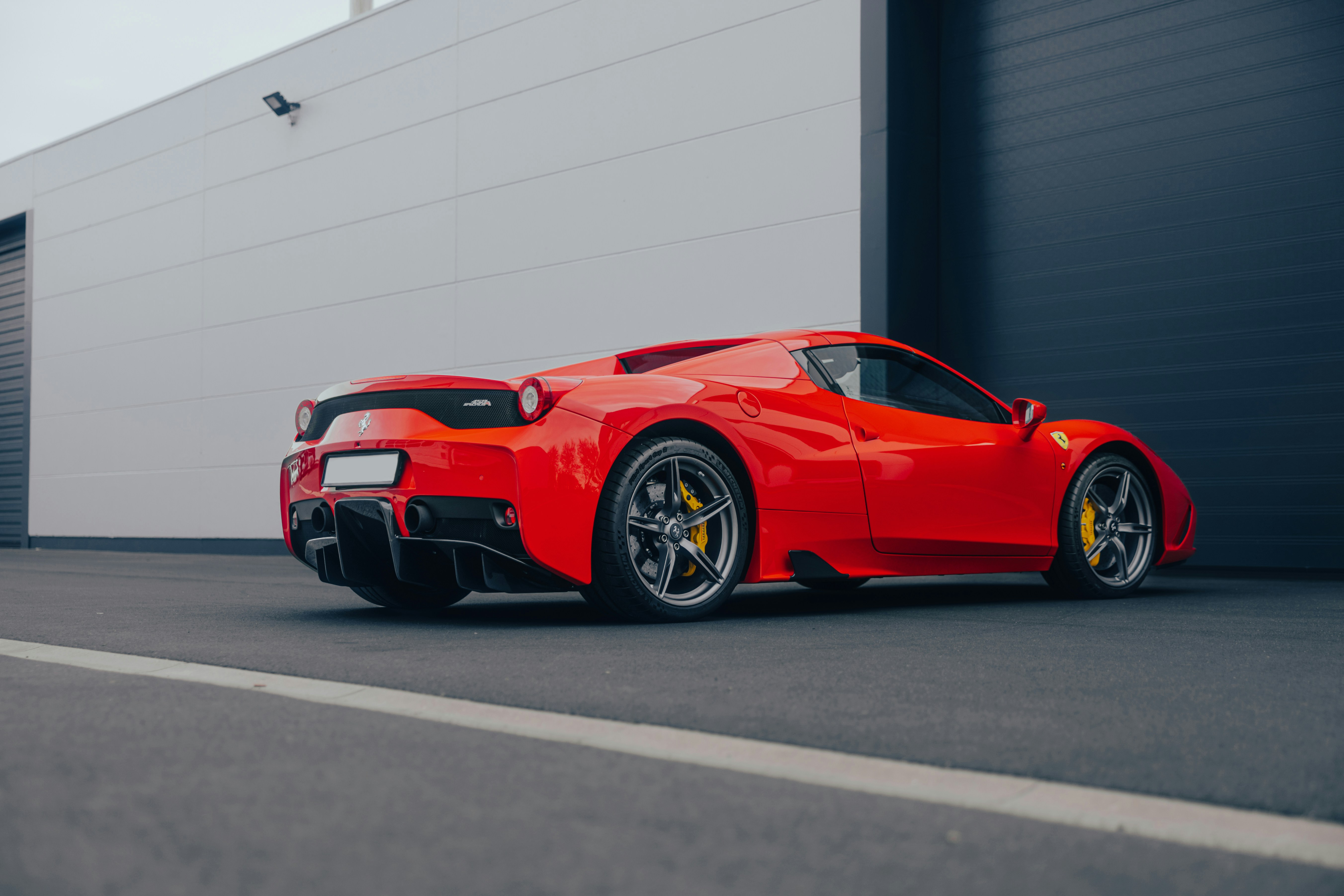 Photo by lorenzohamers