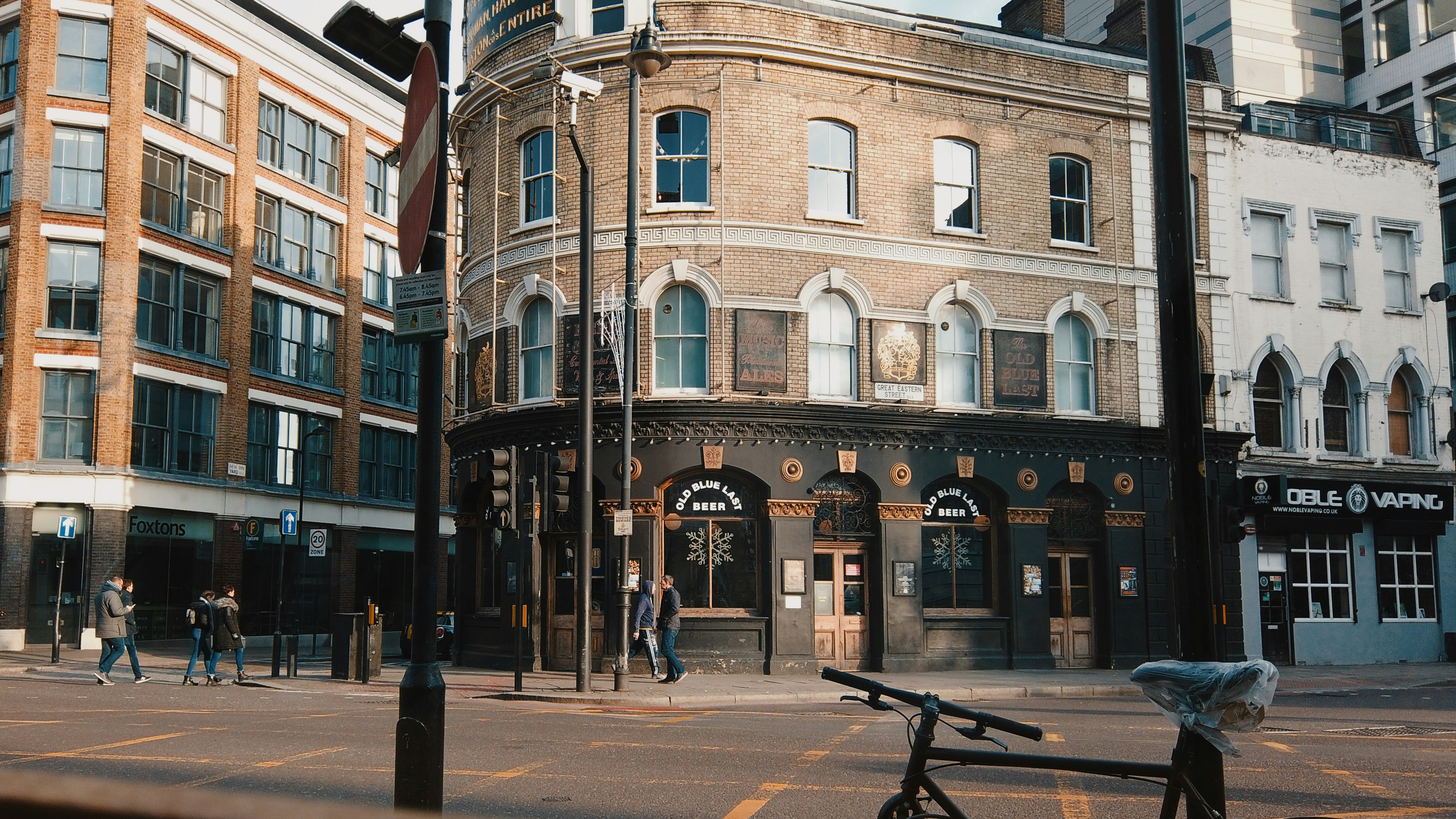 Post War and Contemporary Art Online