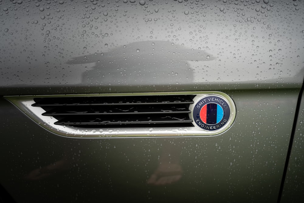 a close up of the emblem on a car