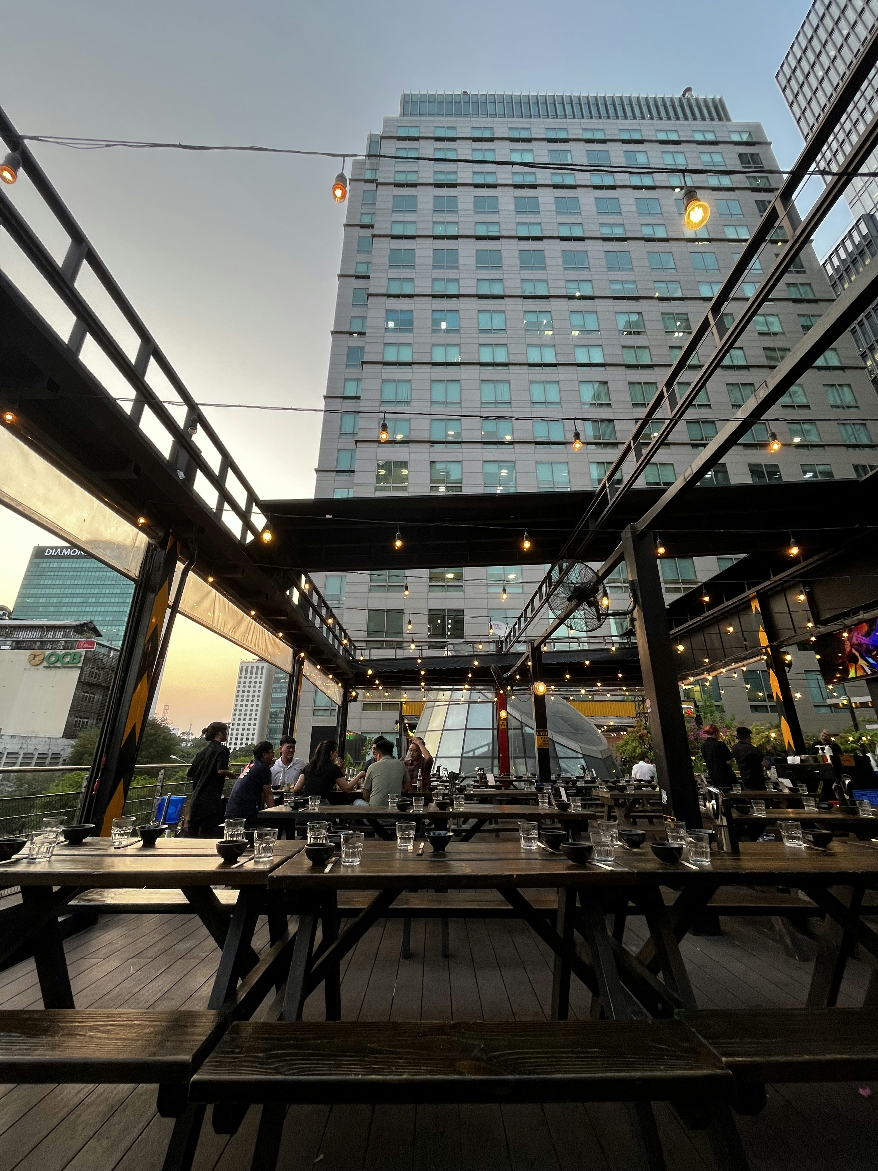 Elegant Roofdeck Set