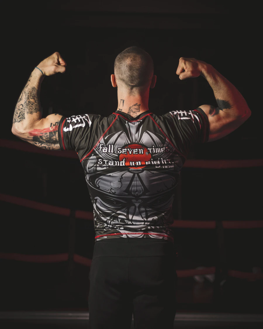 MMA fighter right