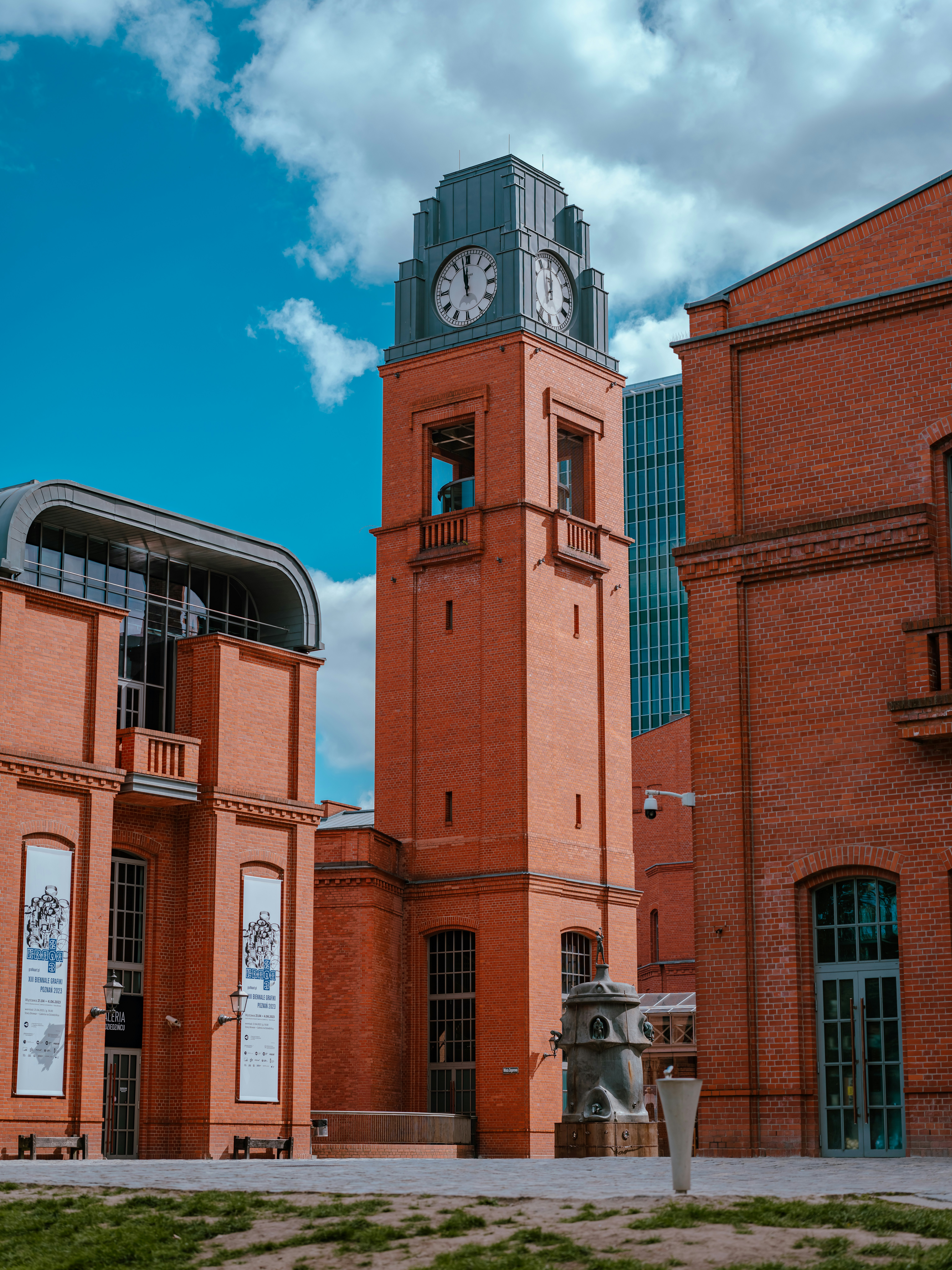 Photo by egorkomarov