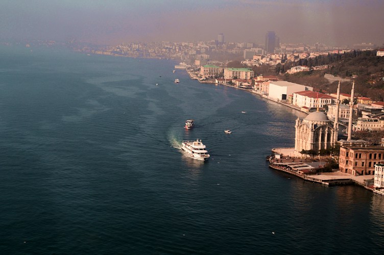 Bosphorus Strait: Where Europe Meets Asia in Istanbul
