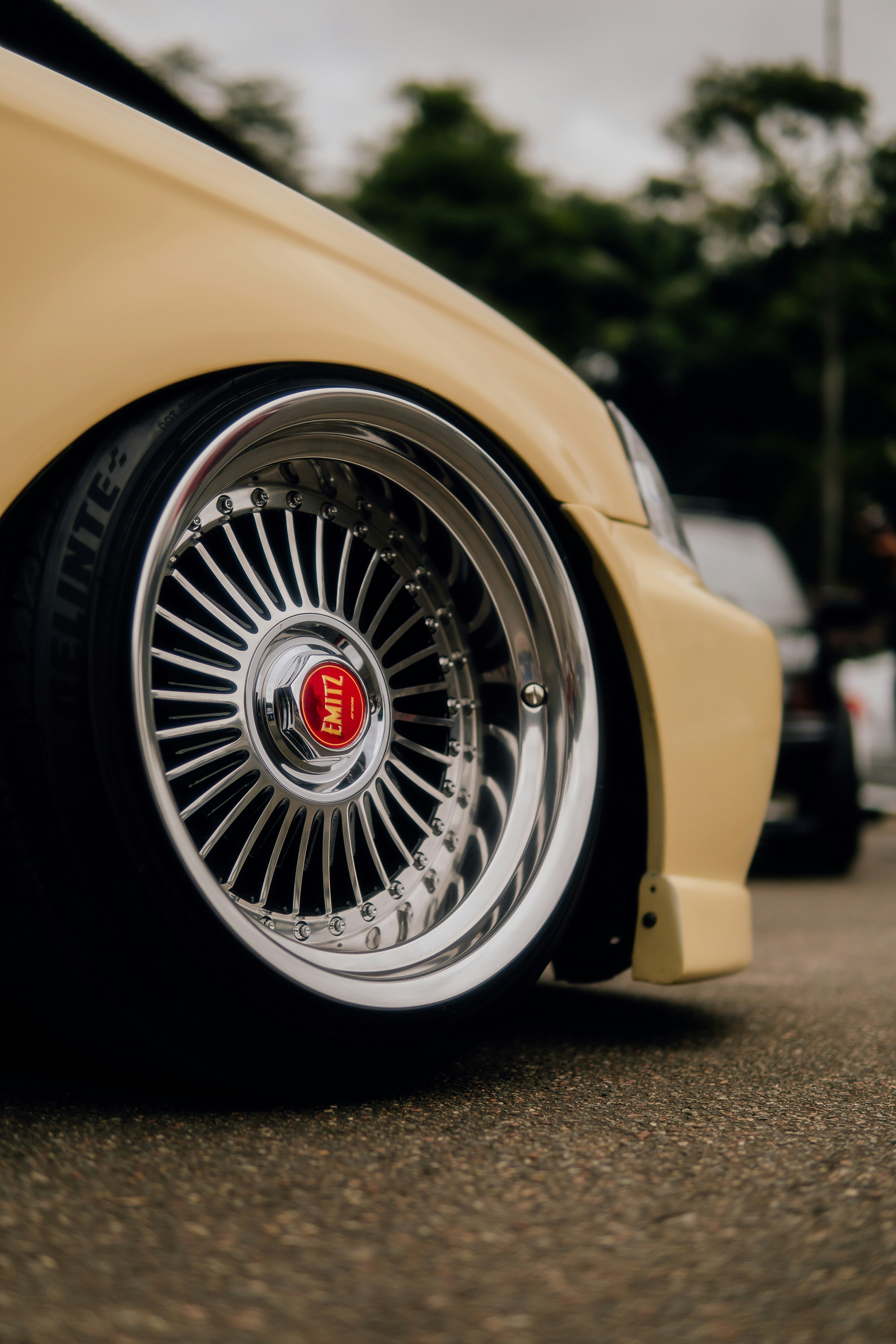 photo-1683226325419-938adb9981bf?ixid=M3