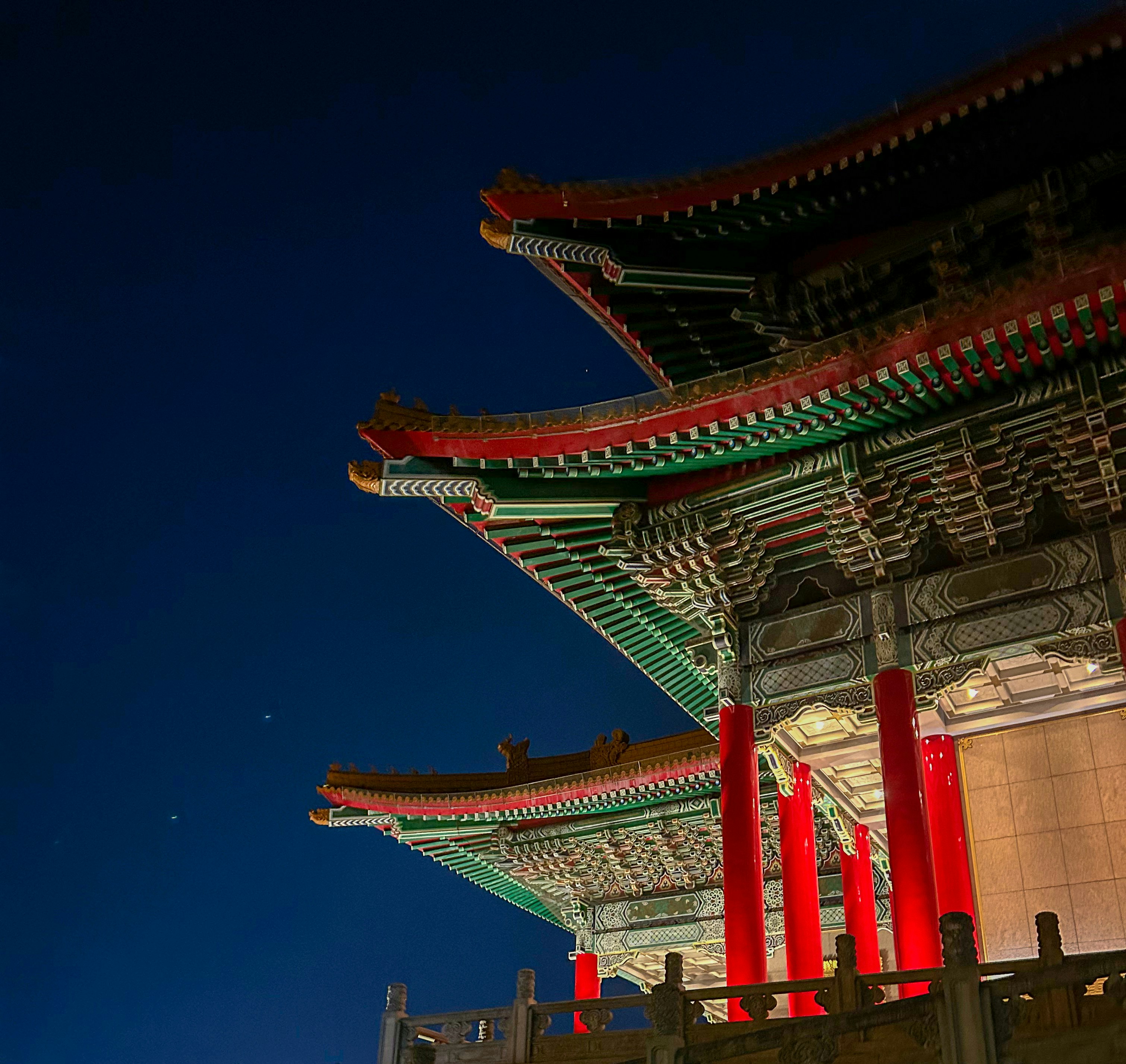 Photo by aaronchina