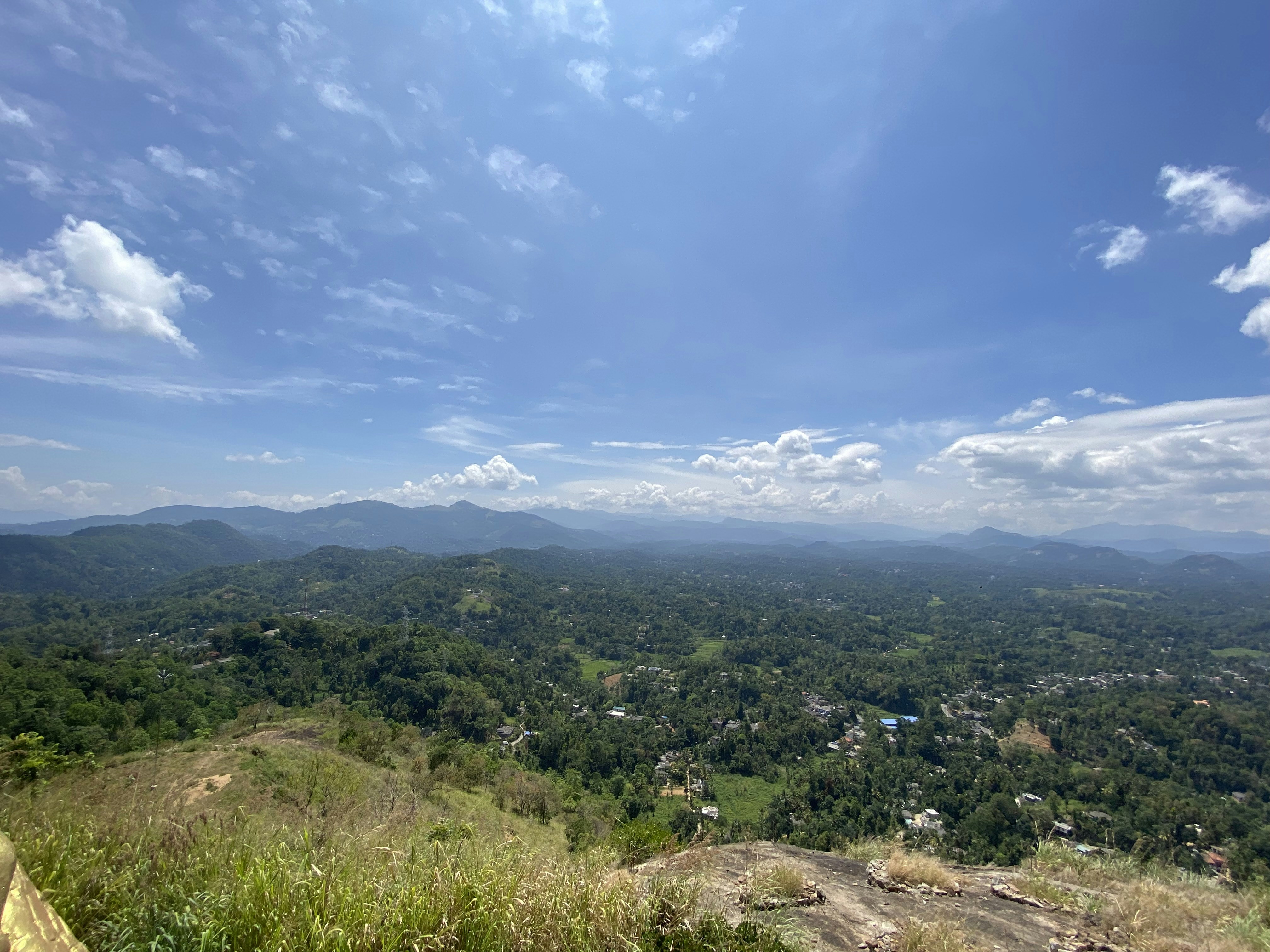 Photo by hasanthakkn