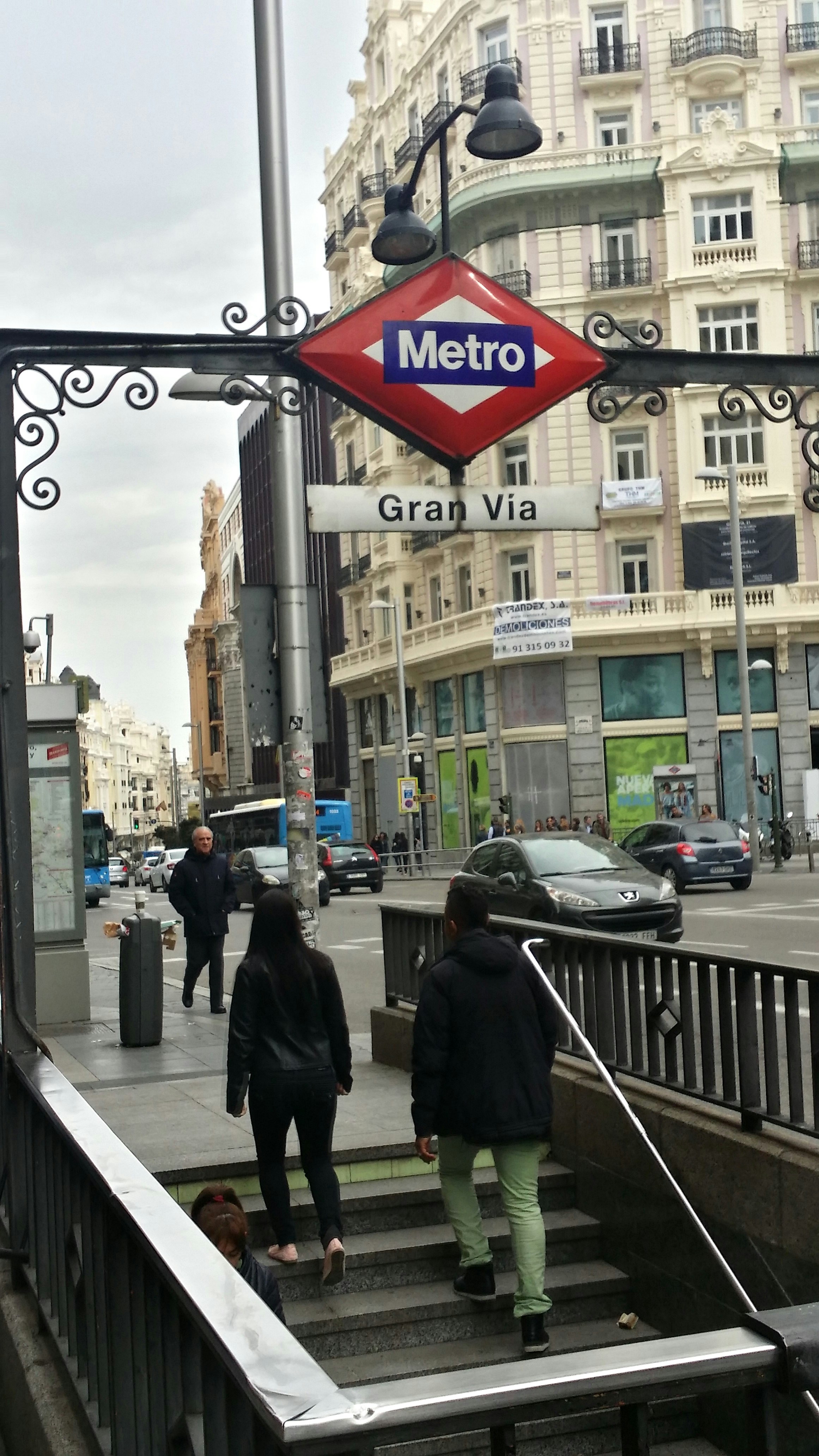 Barcelona-El Prat: Premium Connections