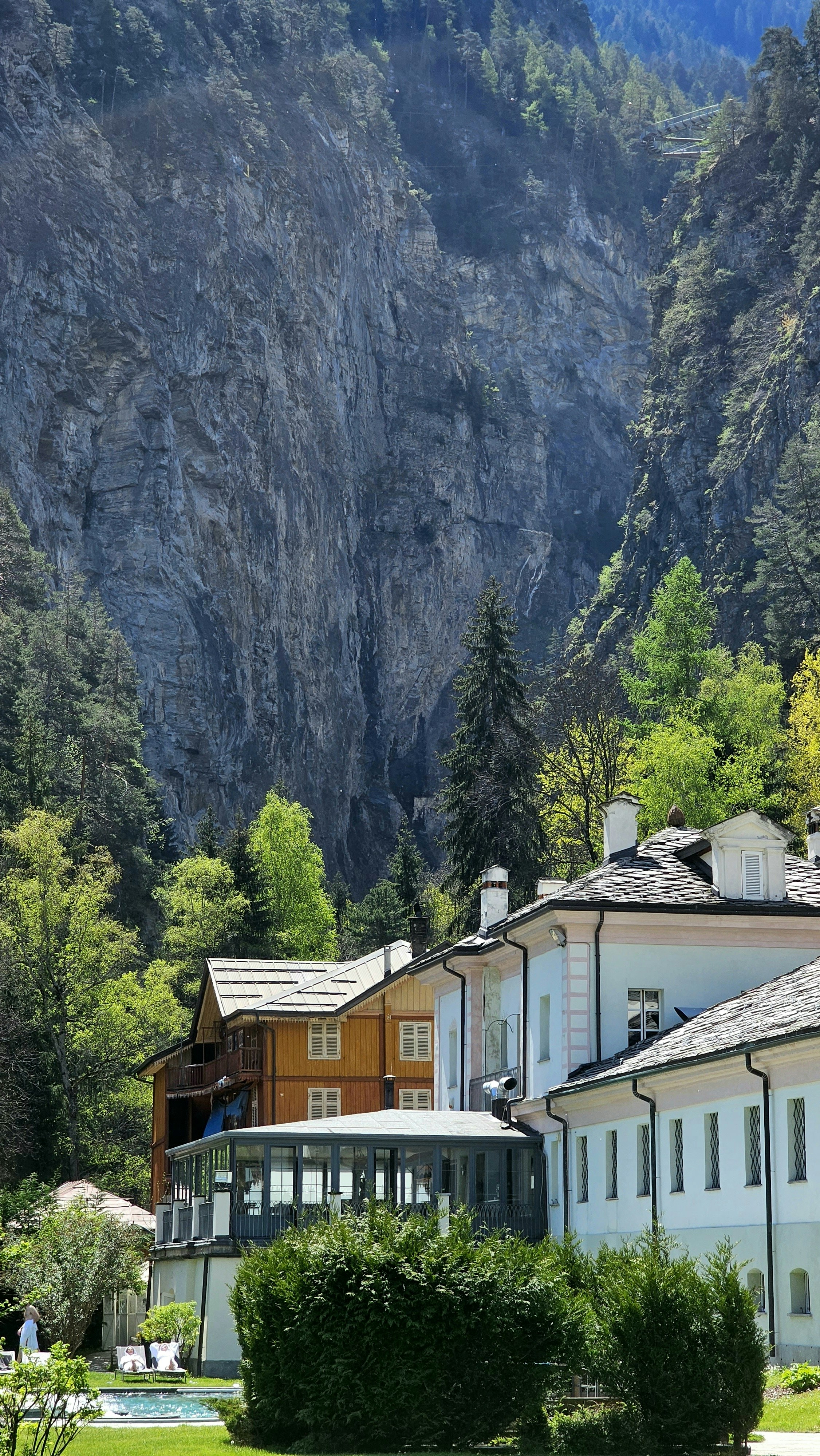 photo-1683400524323-7c482c90817a?ixid=M3wxMjA3fDB8MXxzZWFyY2h8MTB8fGdhcm90YXMlMjBxdWVudGVzJTIwYW8lMjB2aXZvJTIwYyVDMyVBMm1lcmF8ZW58MHx8fHwxNzMyNjgwODk2fDA\u0026ixlib=rb-4.0.3