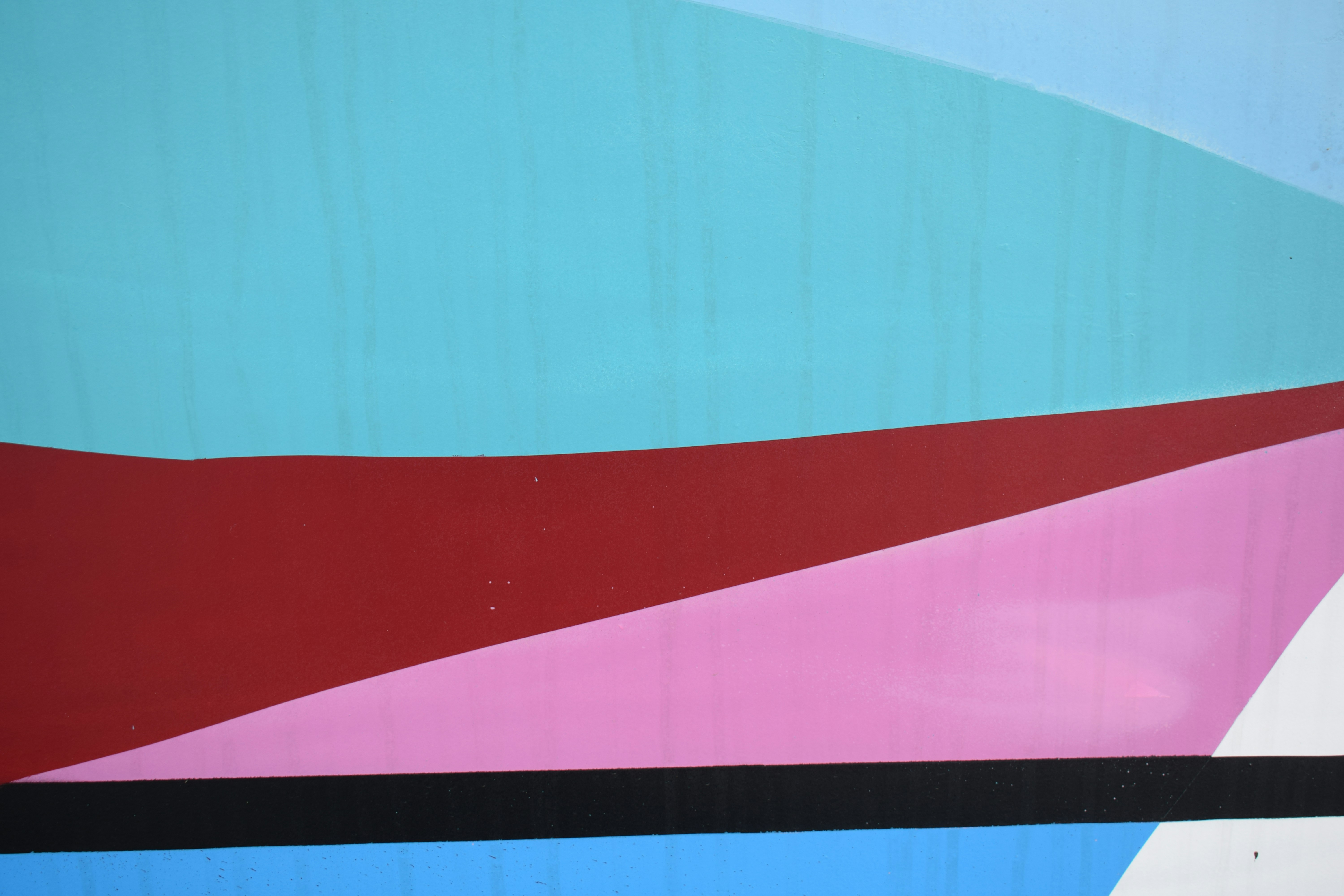 Exemple de composition murale au-dessus d'un canapé