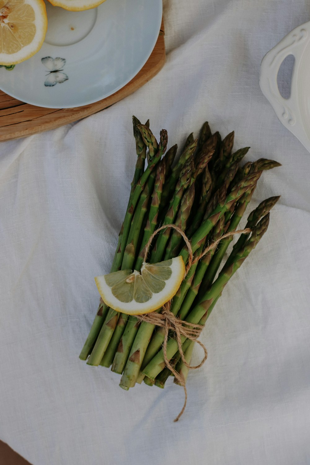 a bunch of asparagus sitting on a table
